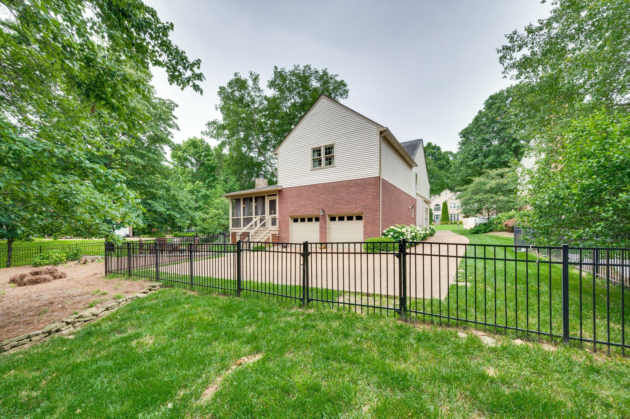 708 Glasgow Pl