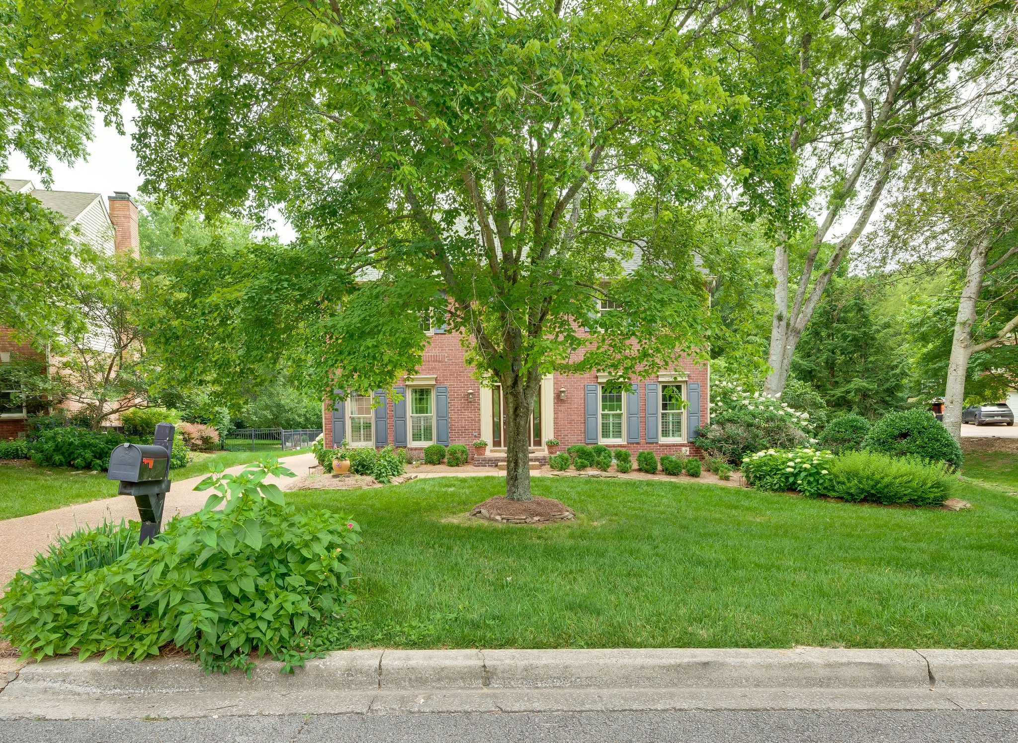 708 Glasgow Pl