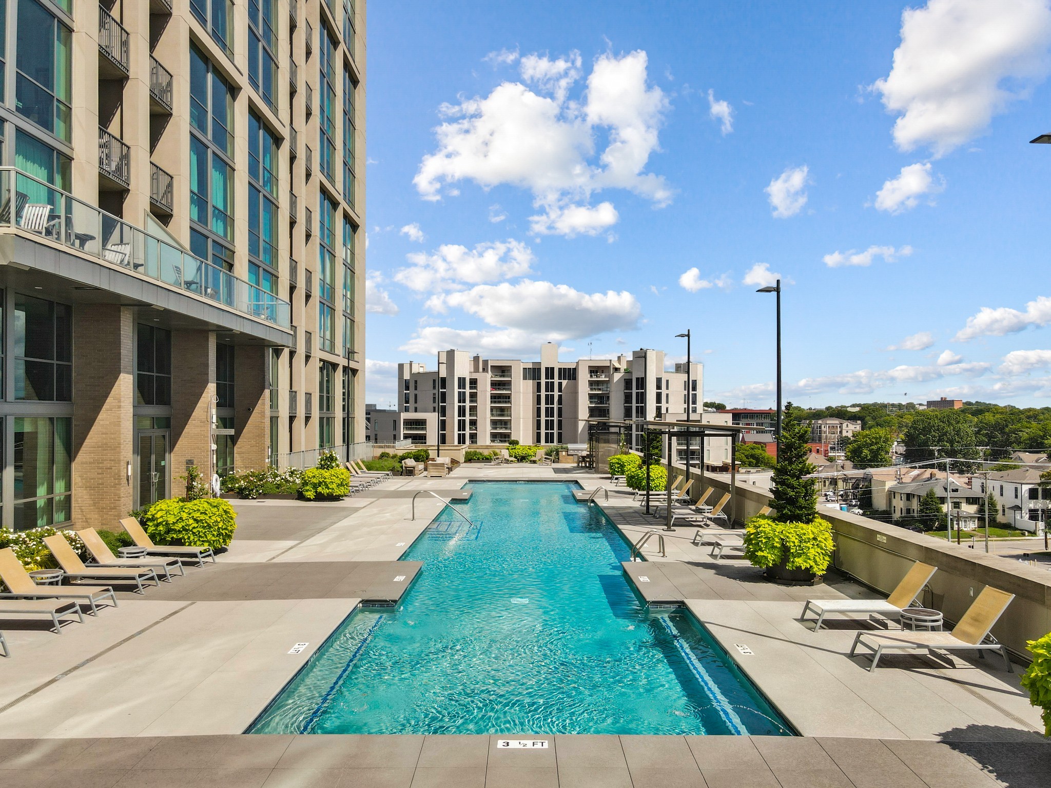 900 20th Ave, S Unit: 815