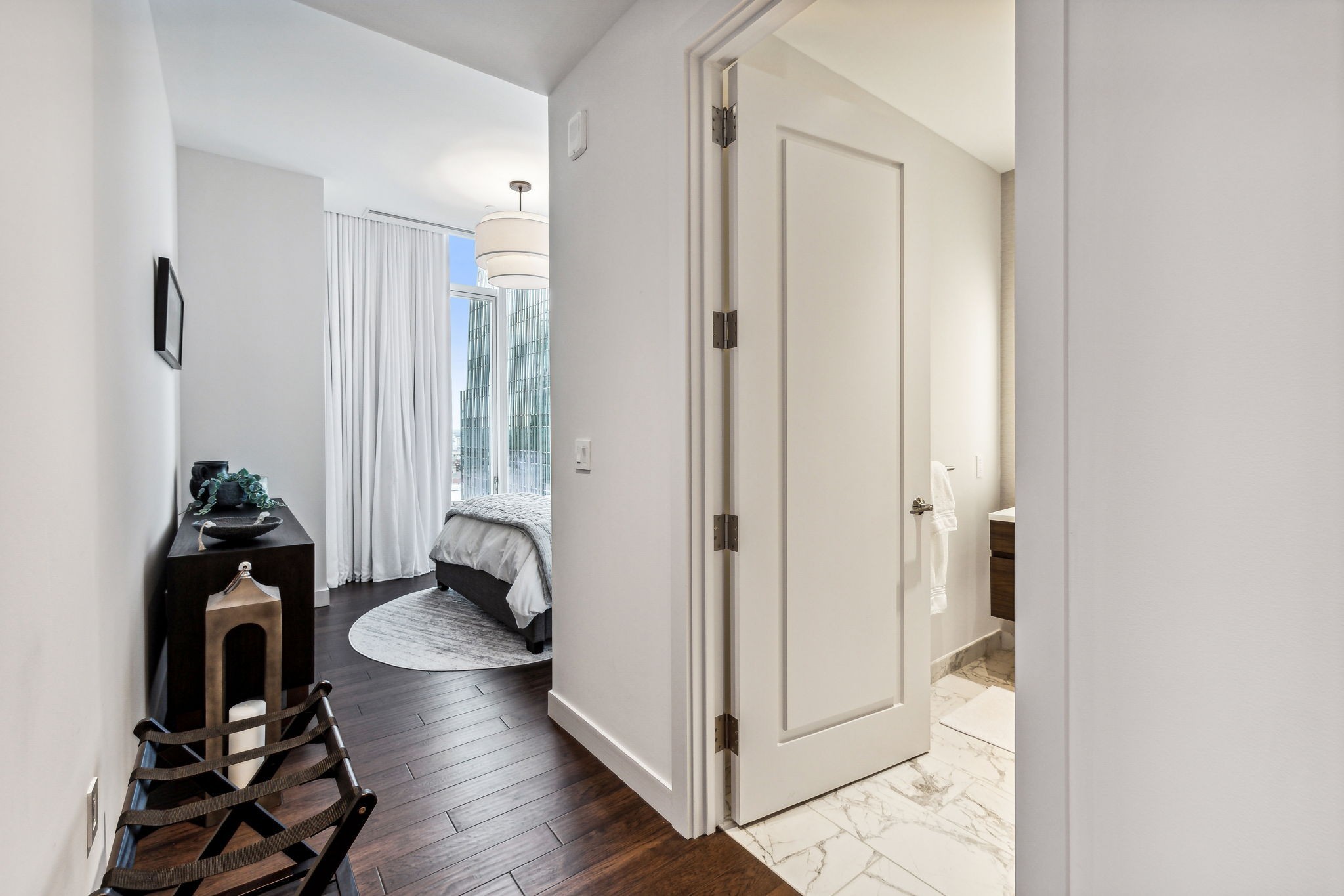 160 2nd Ave, S Unit: 2102