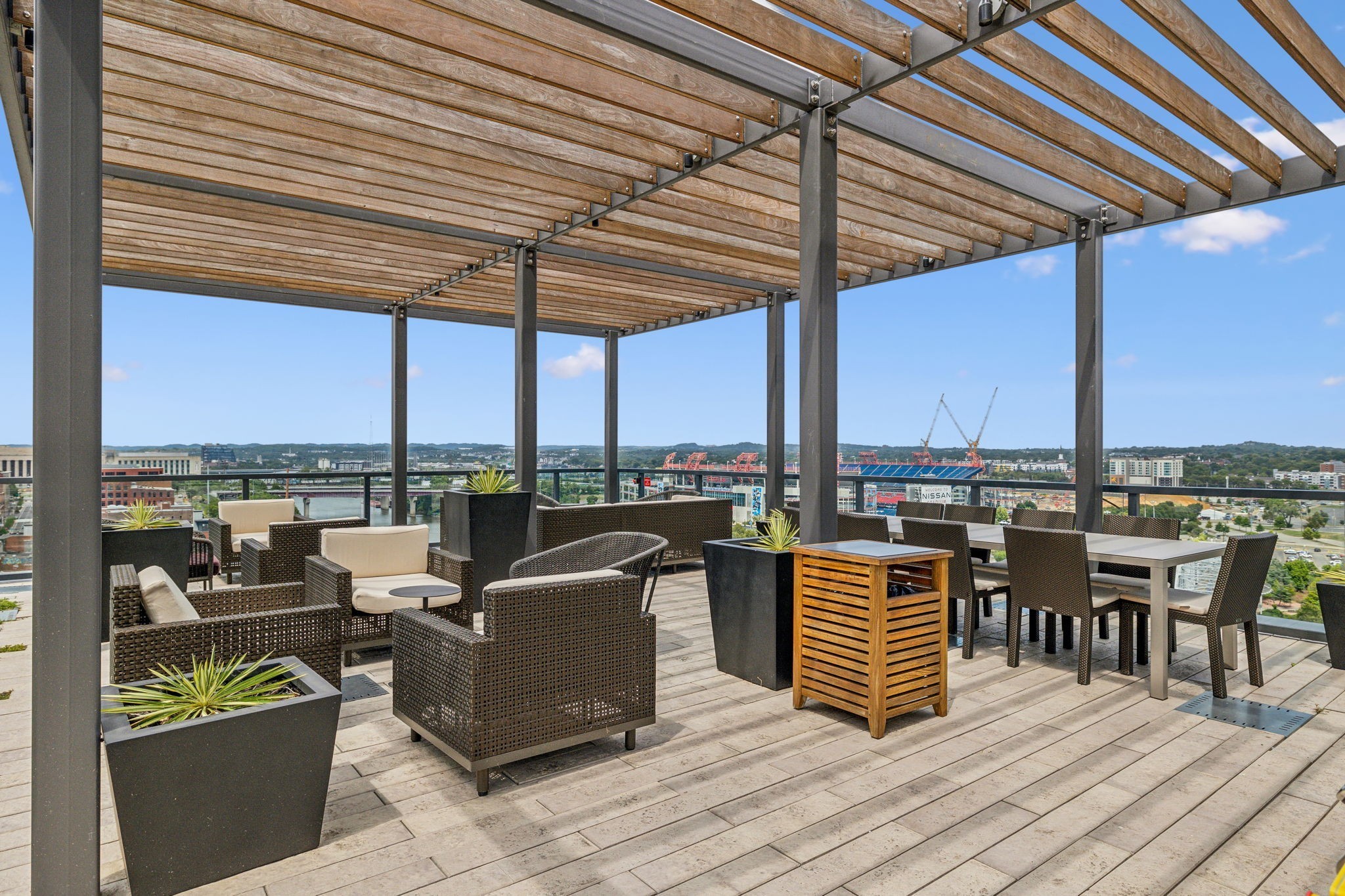 160 2nd Ave, S Unit: 2102