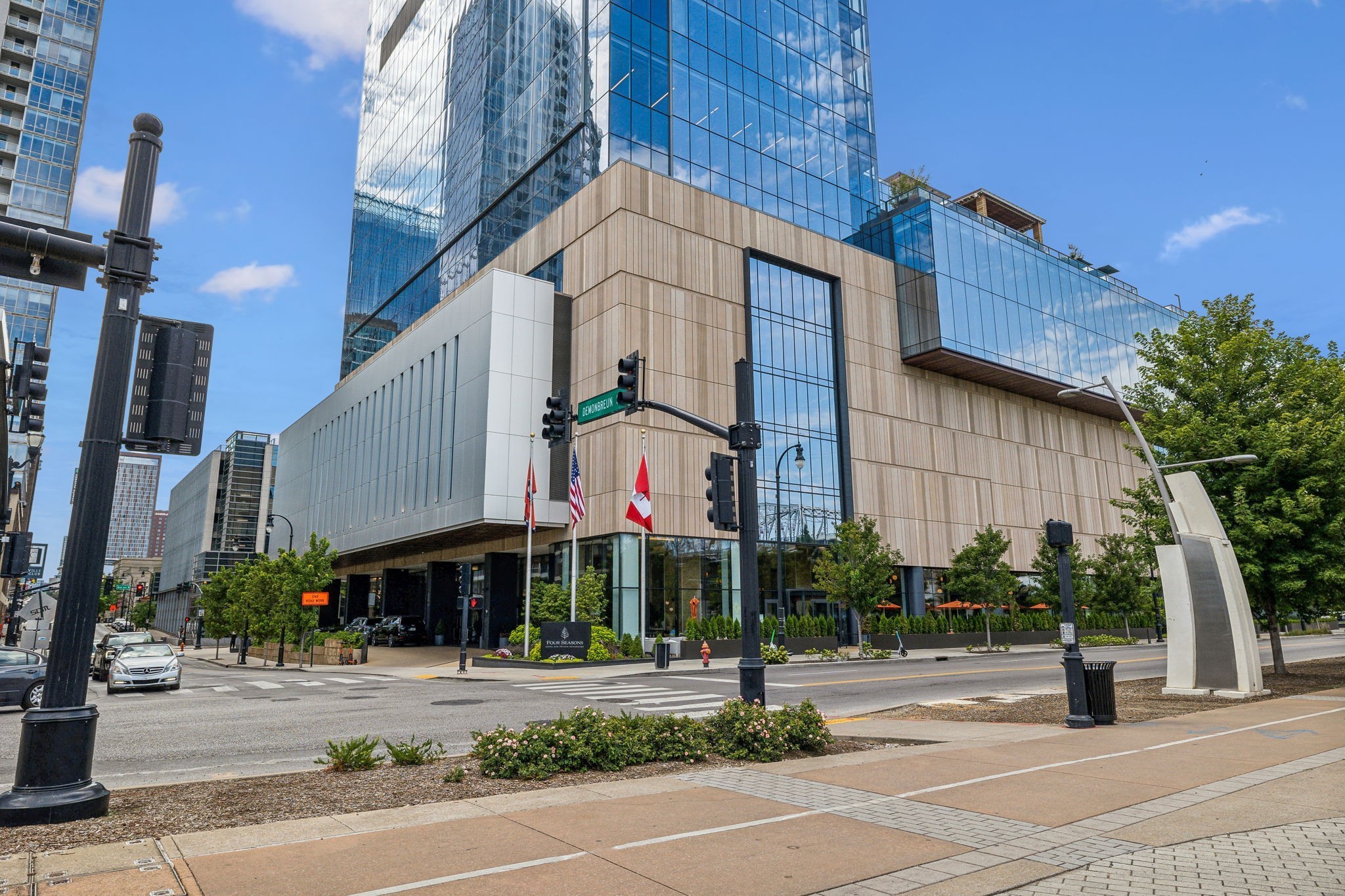 160 2nd Ave, S Unit: 2102
