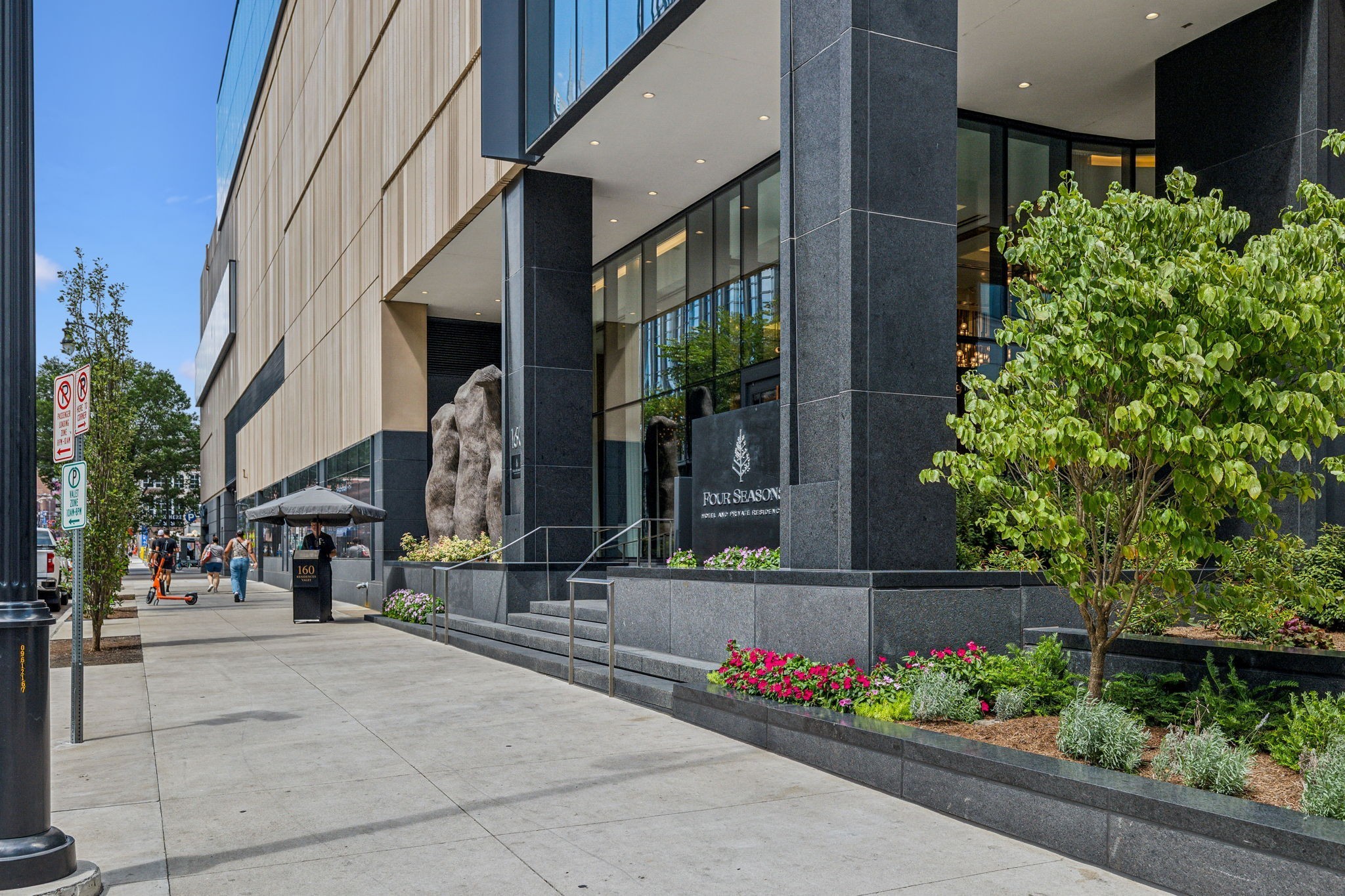 160 2nd Ave, S Unit: 2102