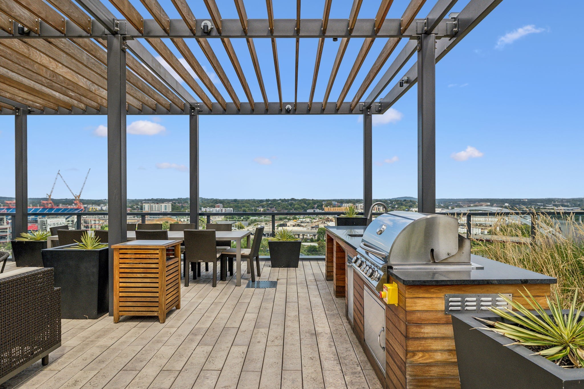 160 2nd Ave, S Unit: 2102