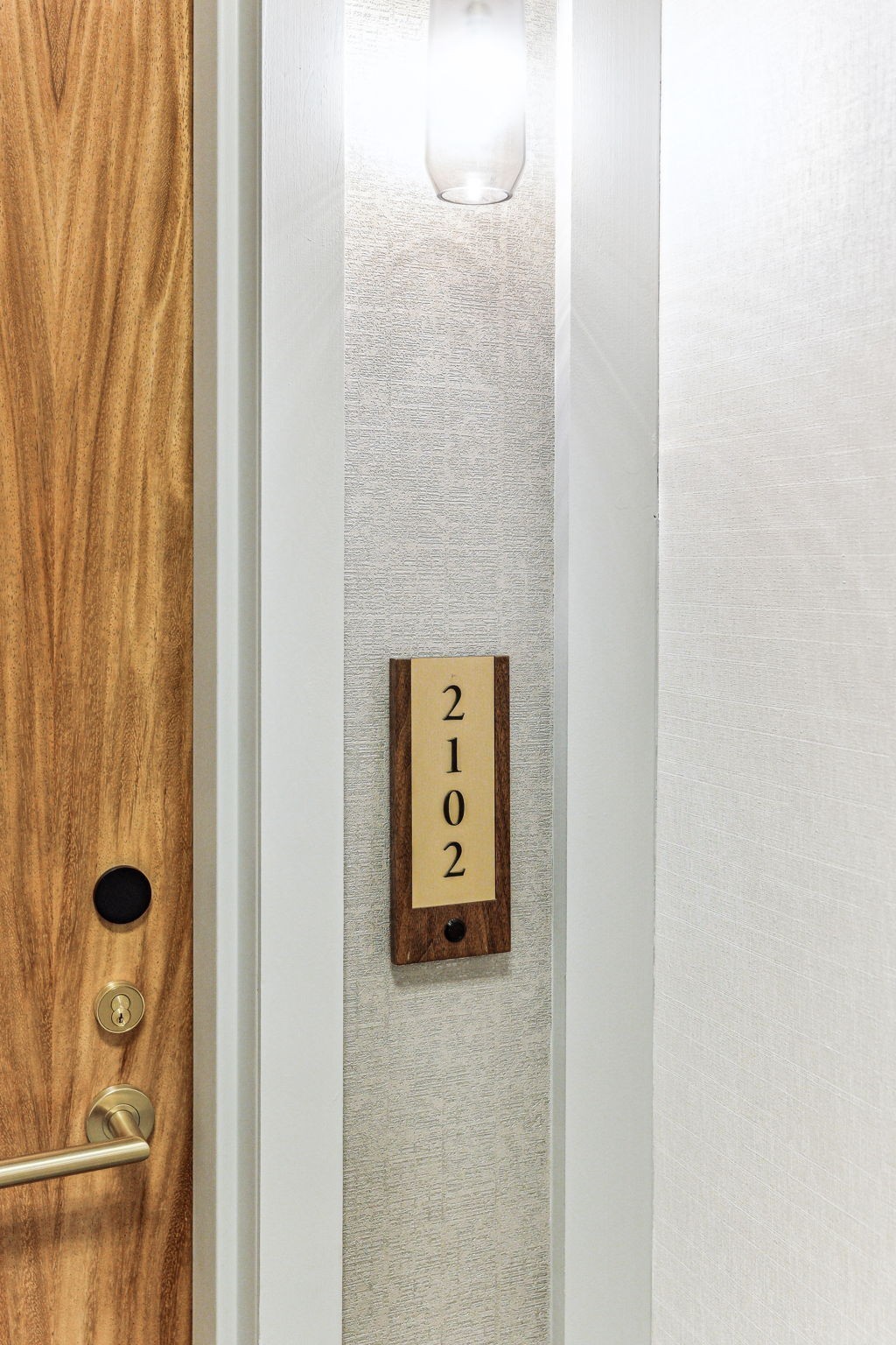 160 2nd Ave, S Unit: 2102