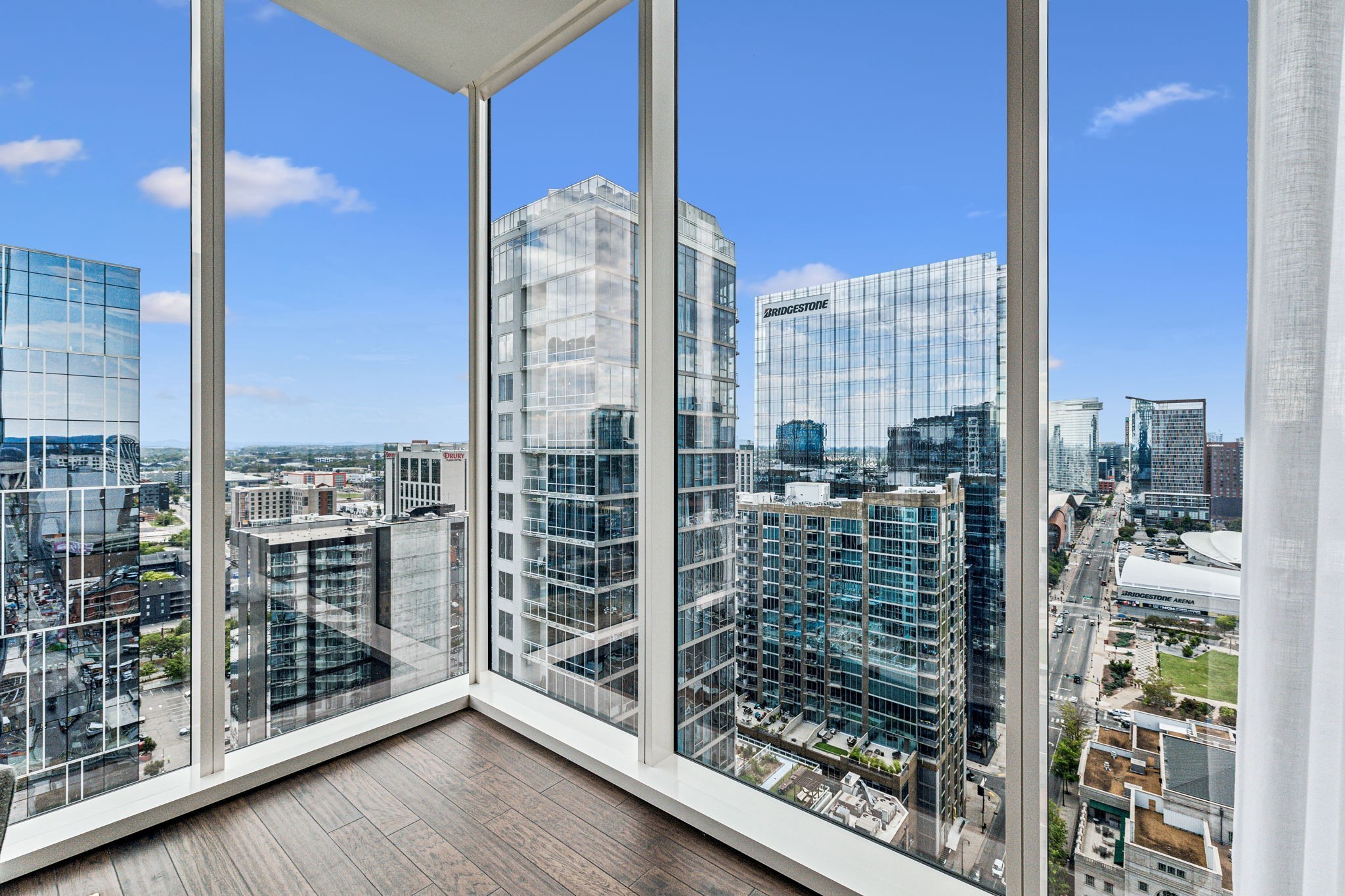 160 2nd Ave, S Unit: 2102
