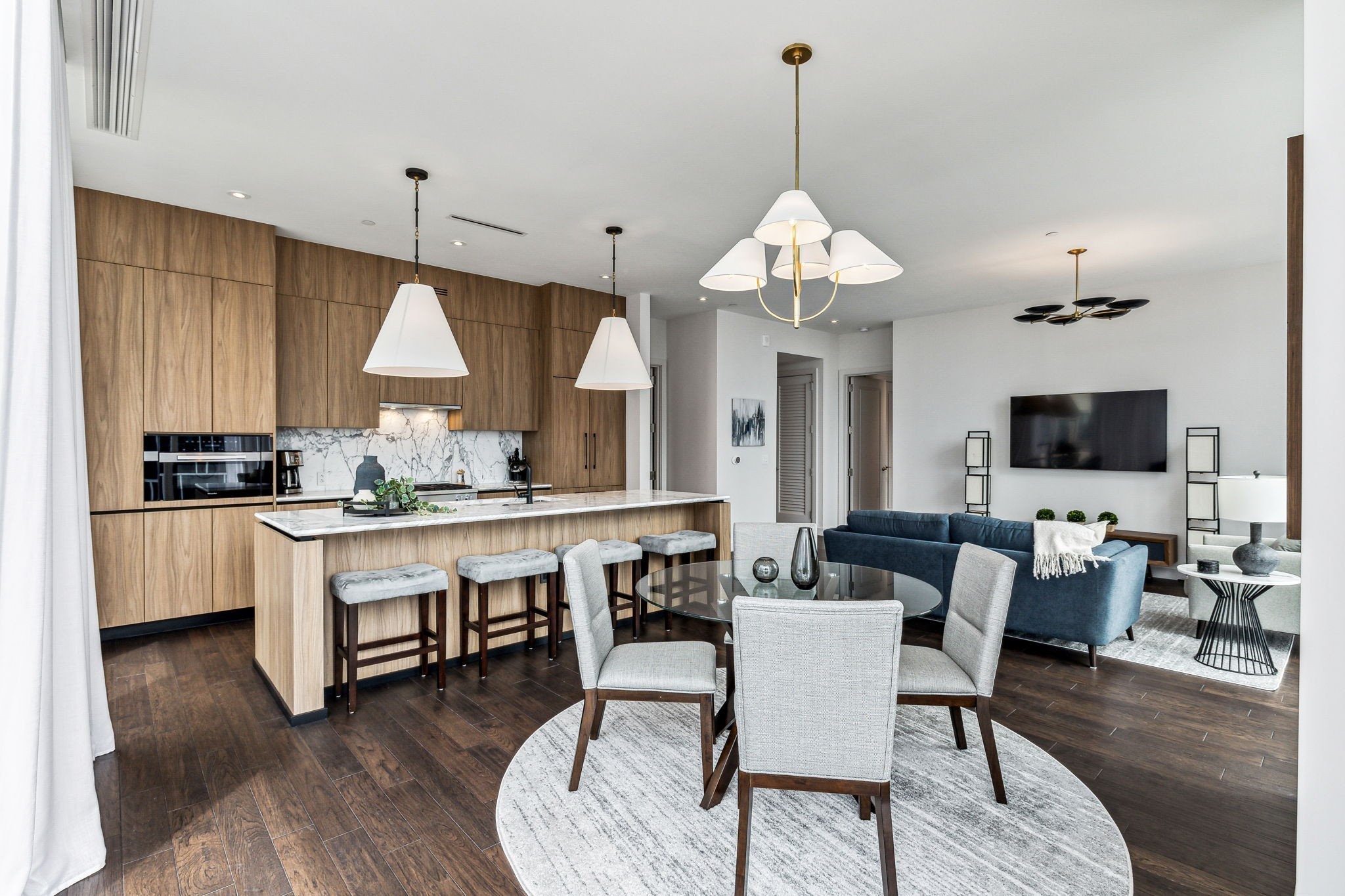 160 2nd Ave, S Unit: 2102