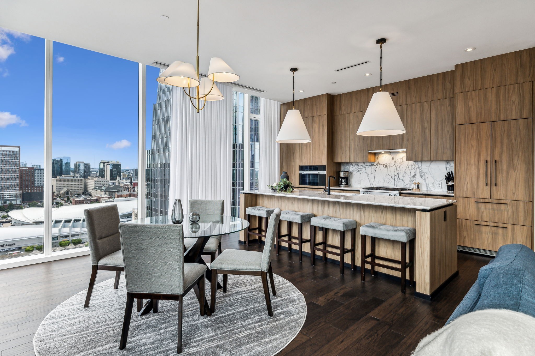 160 2nd Ave, S Unit: 2102