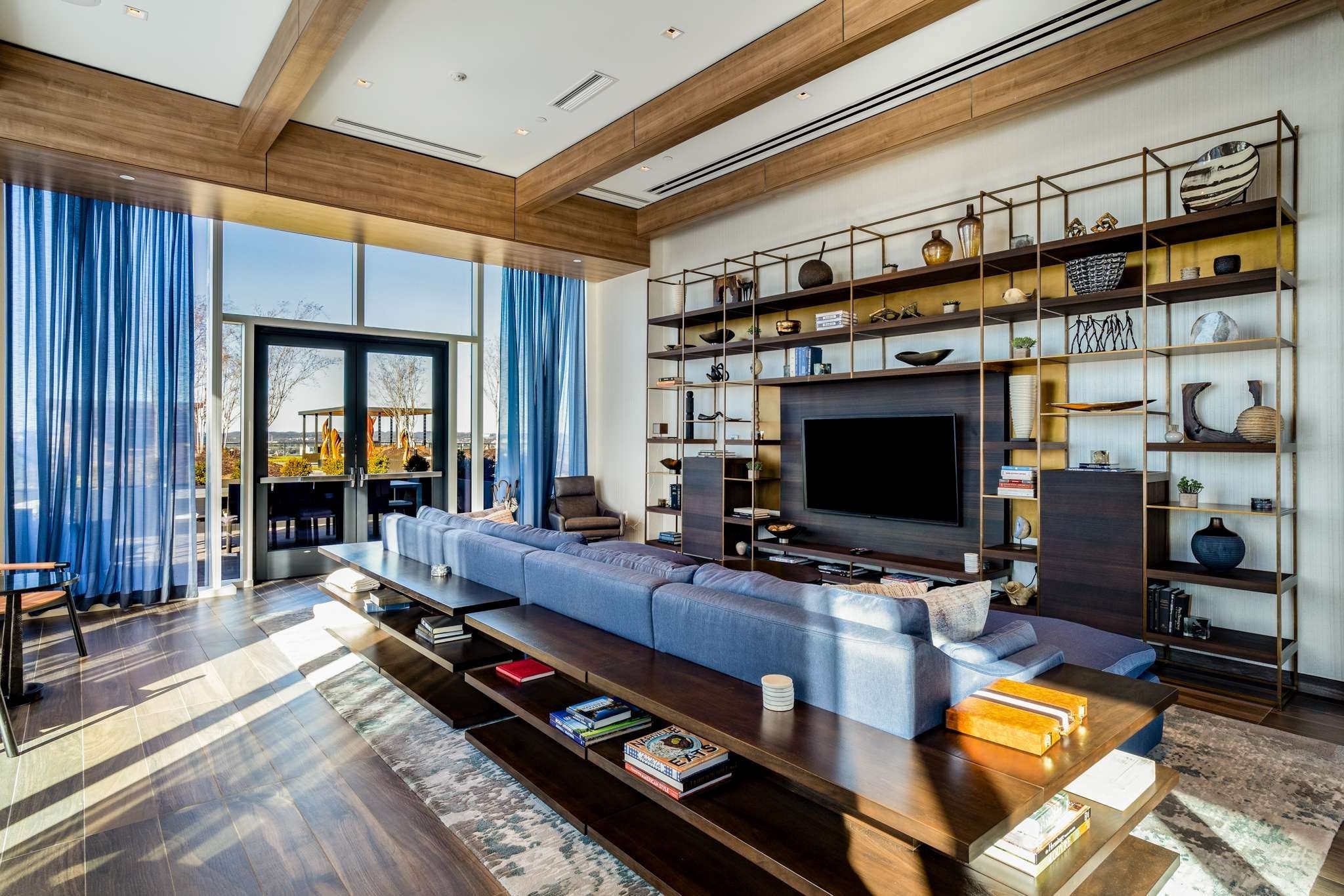160 2nd Ave, S Unit: 2102