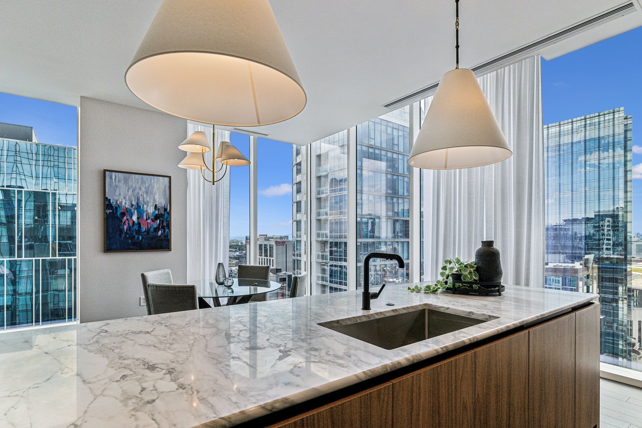 160 2nd Ave, S Unit: 2102