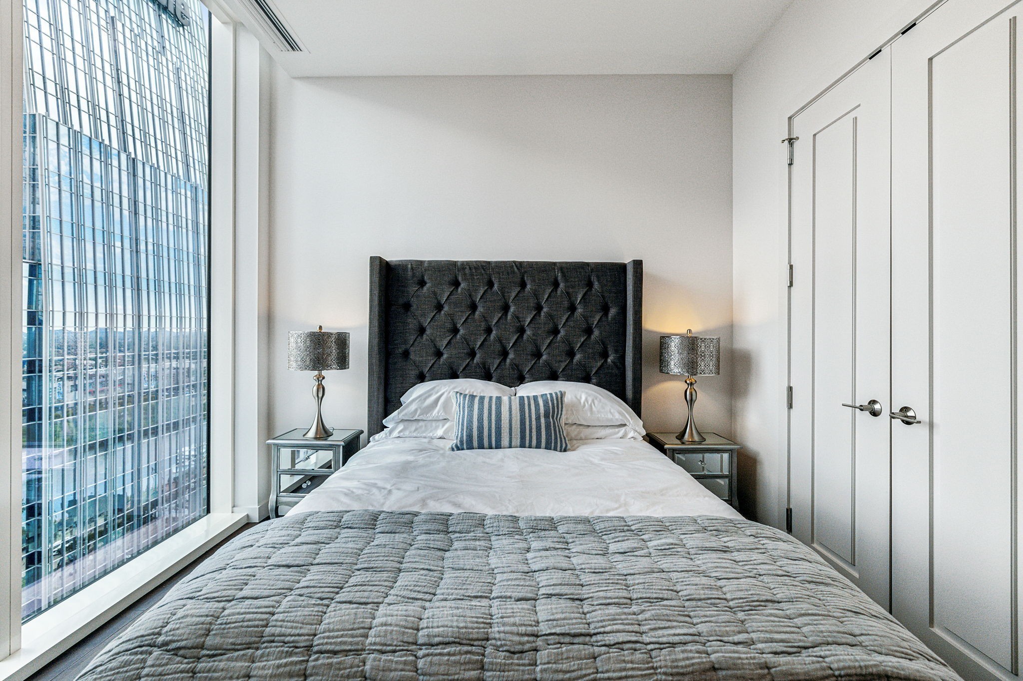 160 2nd Ave, S Unit: 2102