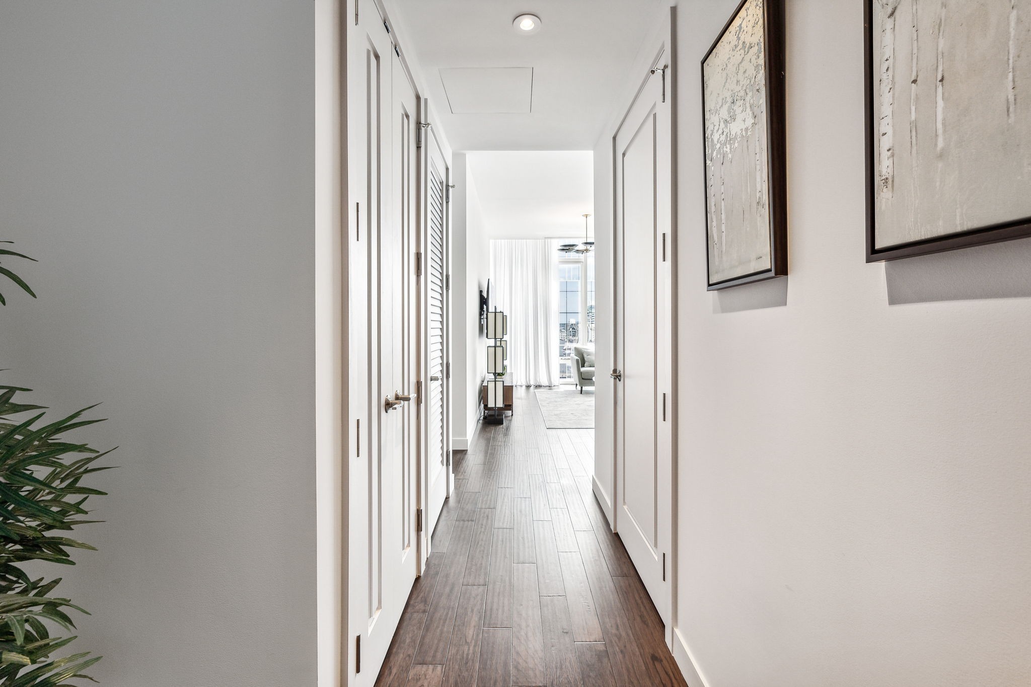160 2nd Ave, S Unit: 2102