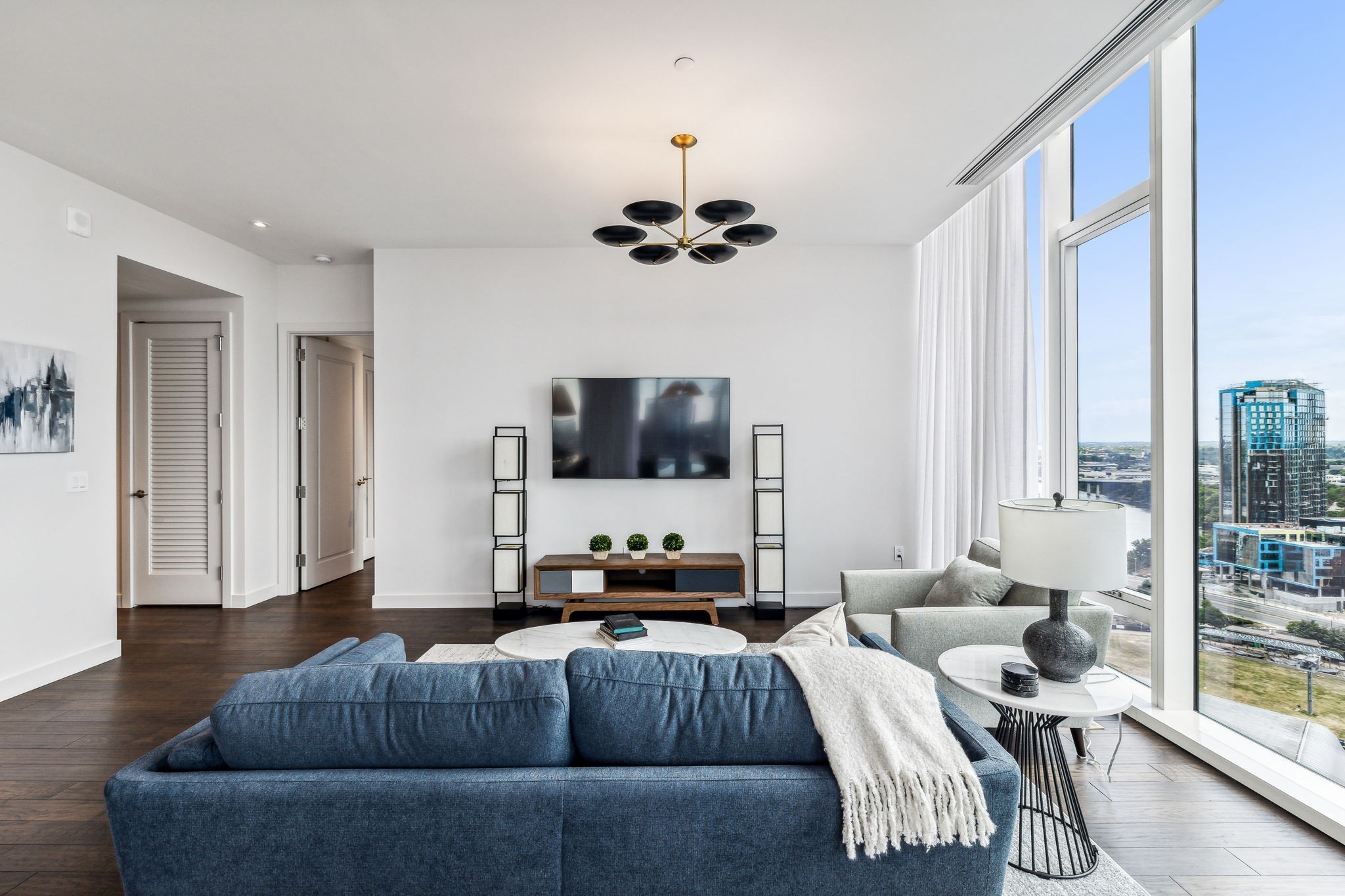 160 2nd Ave, S Unit: 2102