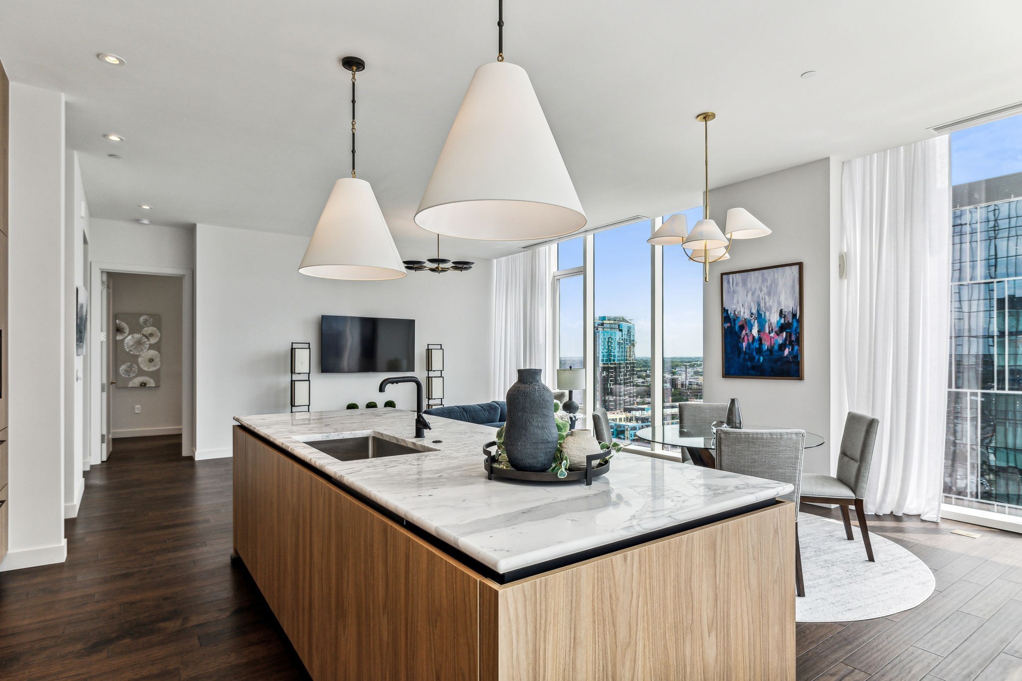 160 2nd Ave, S Unit: 2102