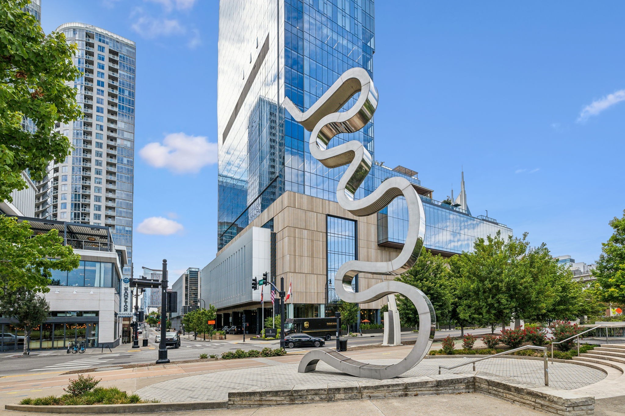 160 2nd Ave, S Unit: 2102