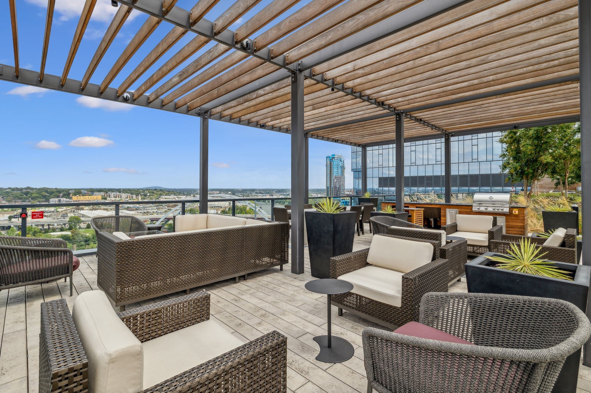 160 2nd Ave, S Unit: 2102
