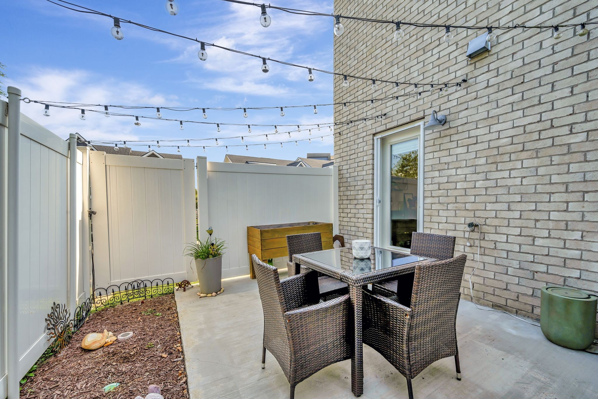 1112 Lilly Valley Way