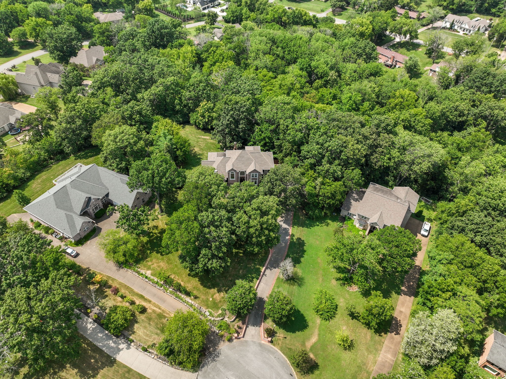 8106 Hilldale Dr