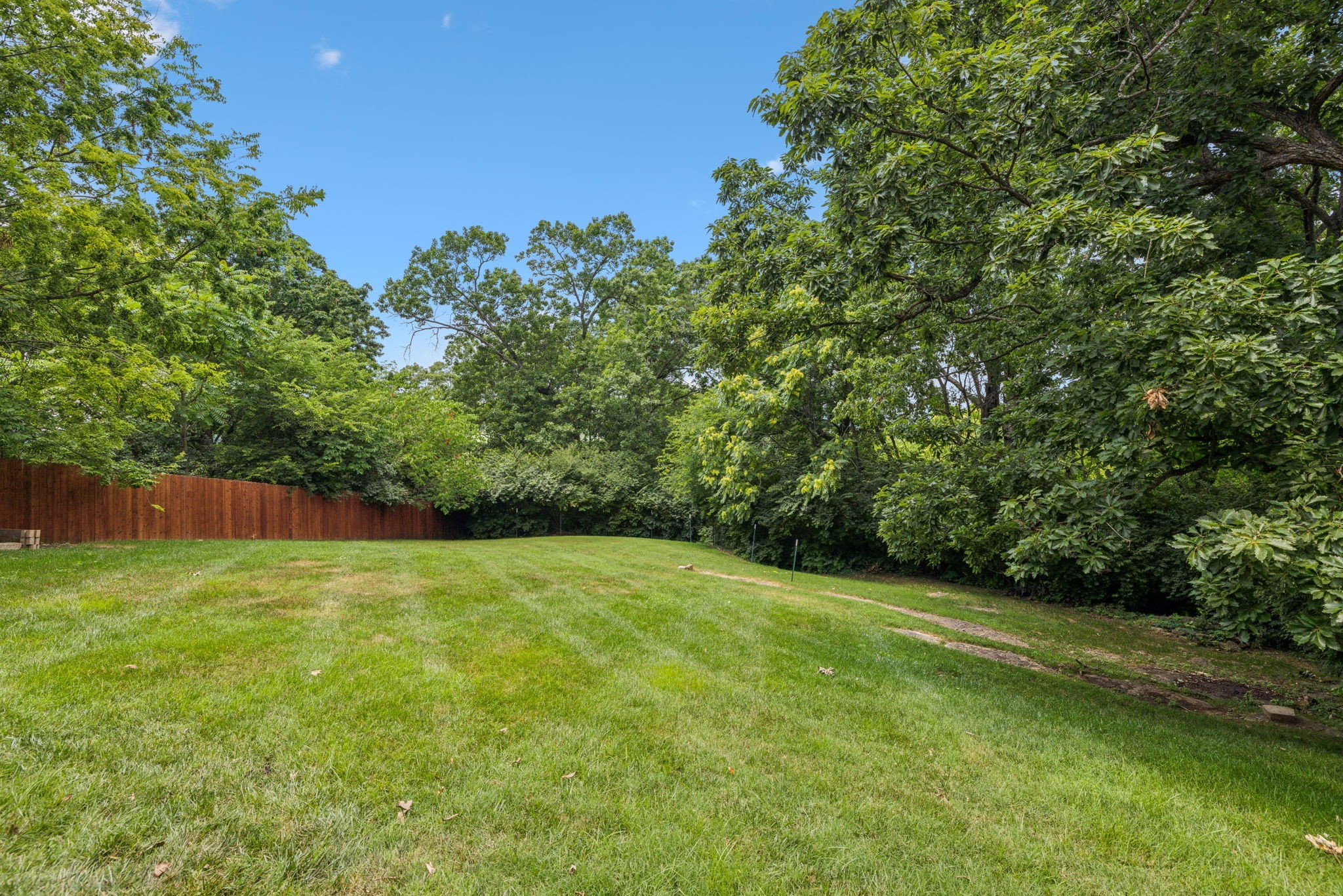 8106 Hilldale Dr