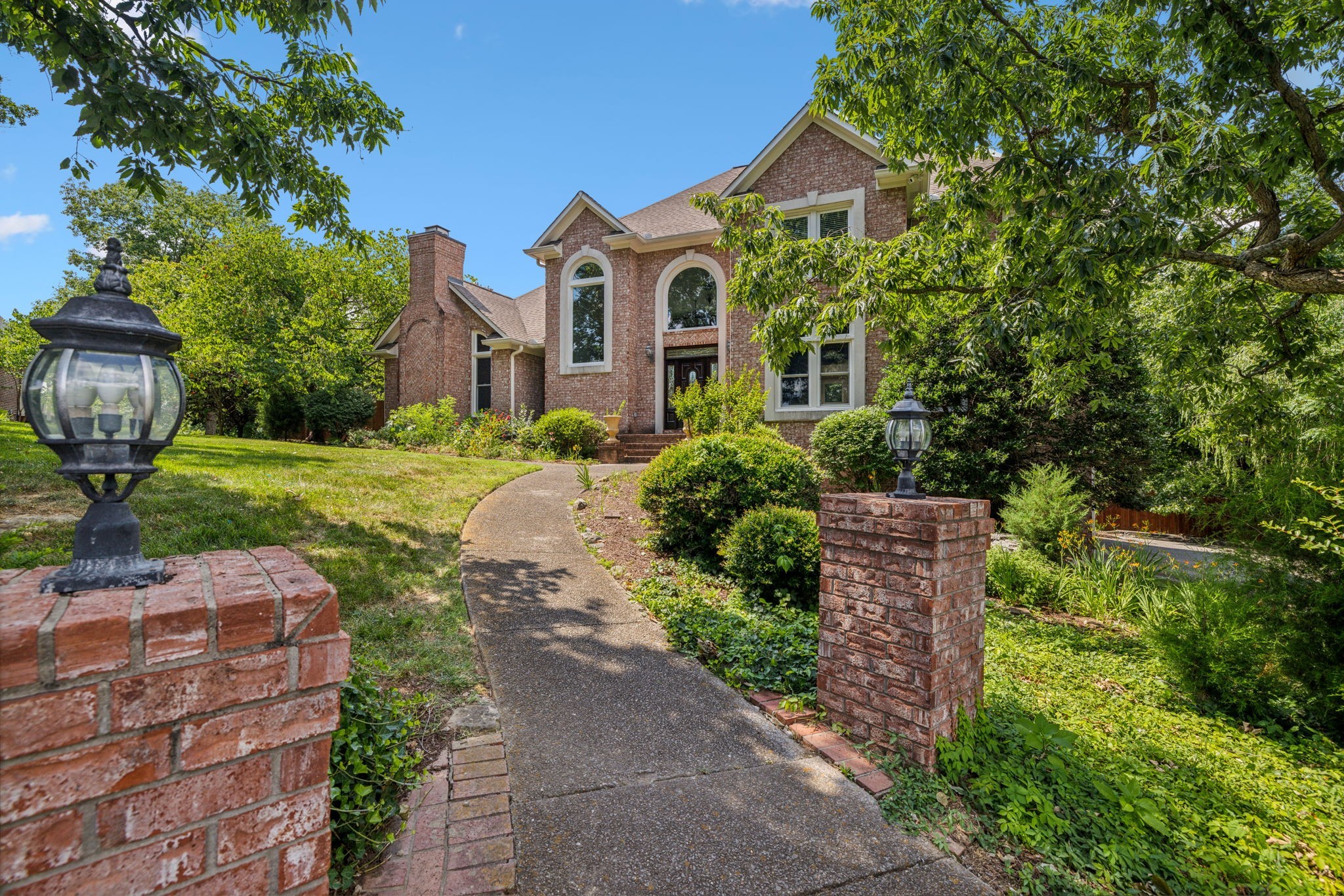 8106 Hilldale Dr