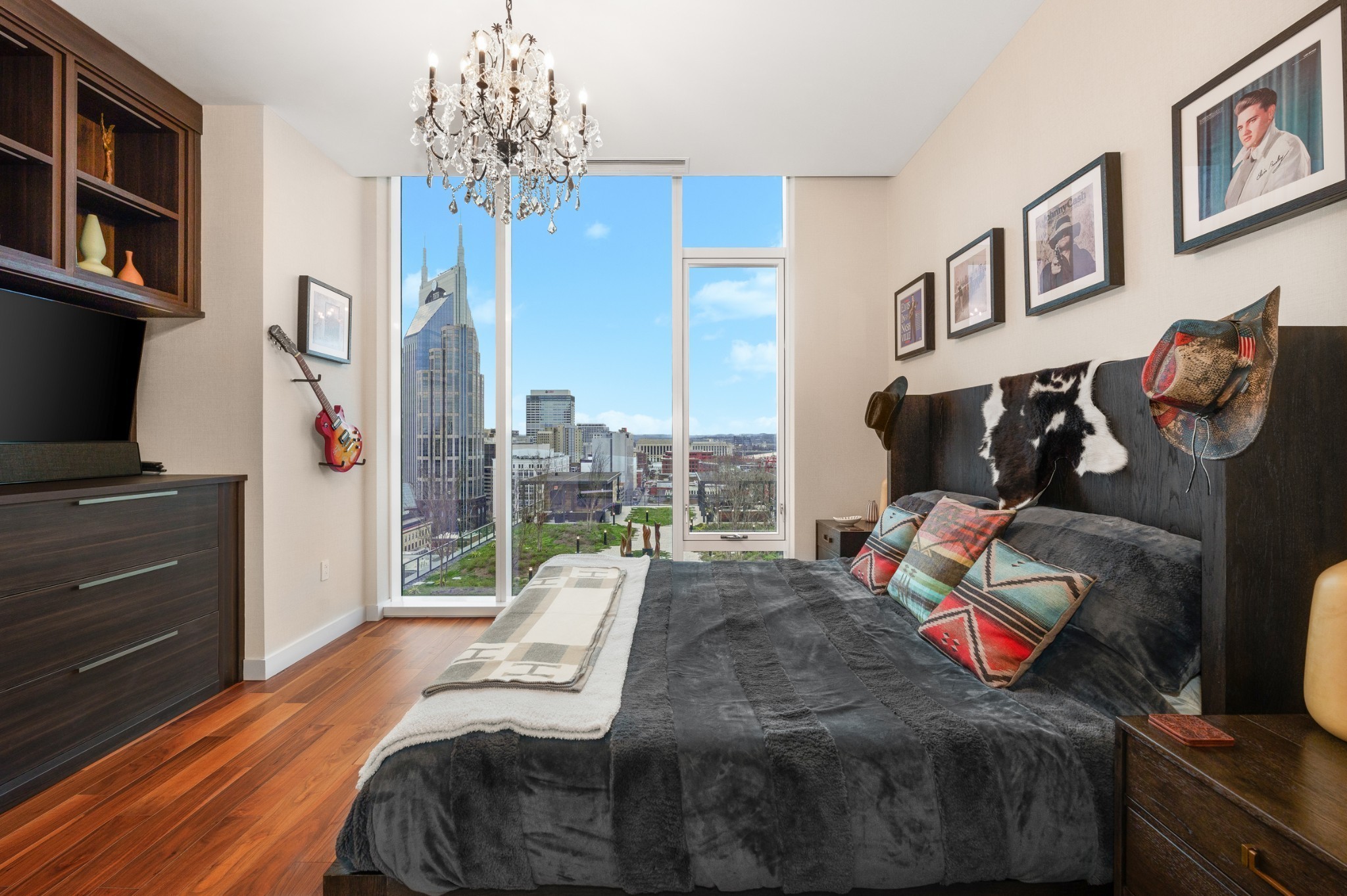 160 2nd Ave, S Unit: 1501