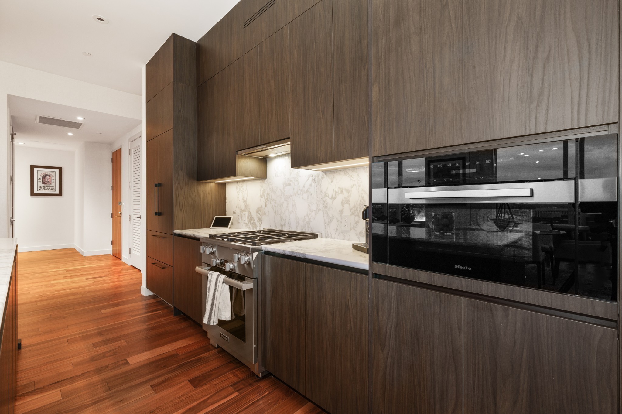 160 2nd Ave, S Unit: 1501