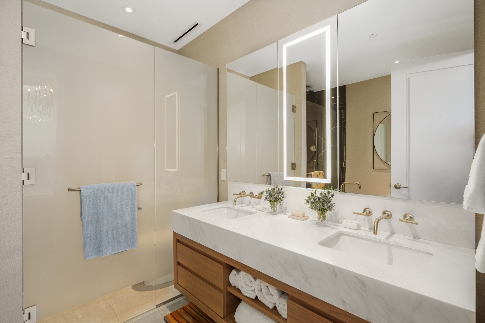 160 2nd Ave, S Unit: 1501