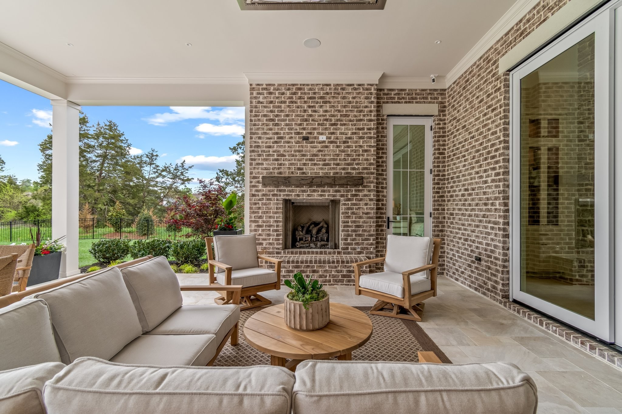 1605 Rosebrooke Dr