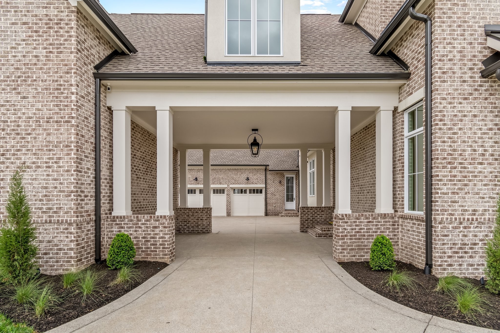 1605 Rosebrooke Dr