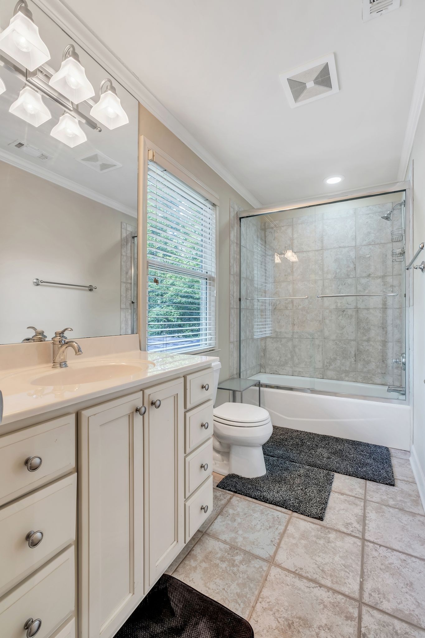 938 Caldwell Ln