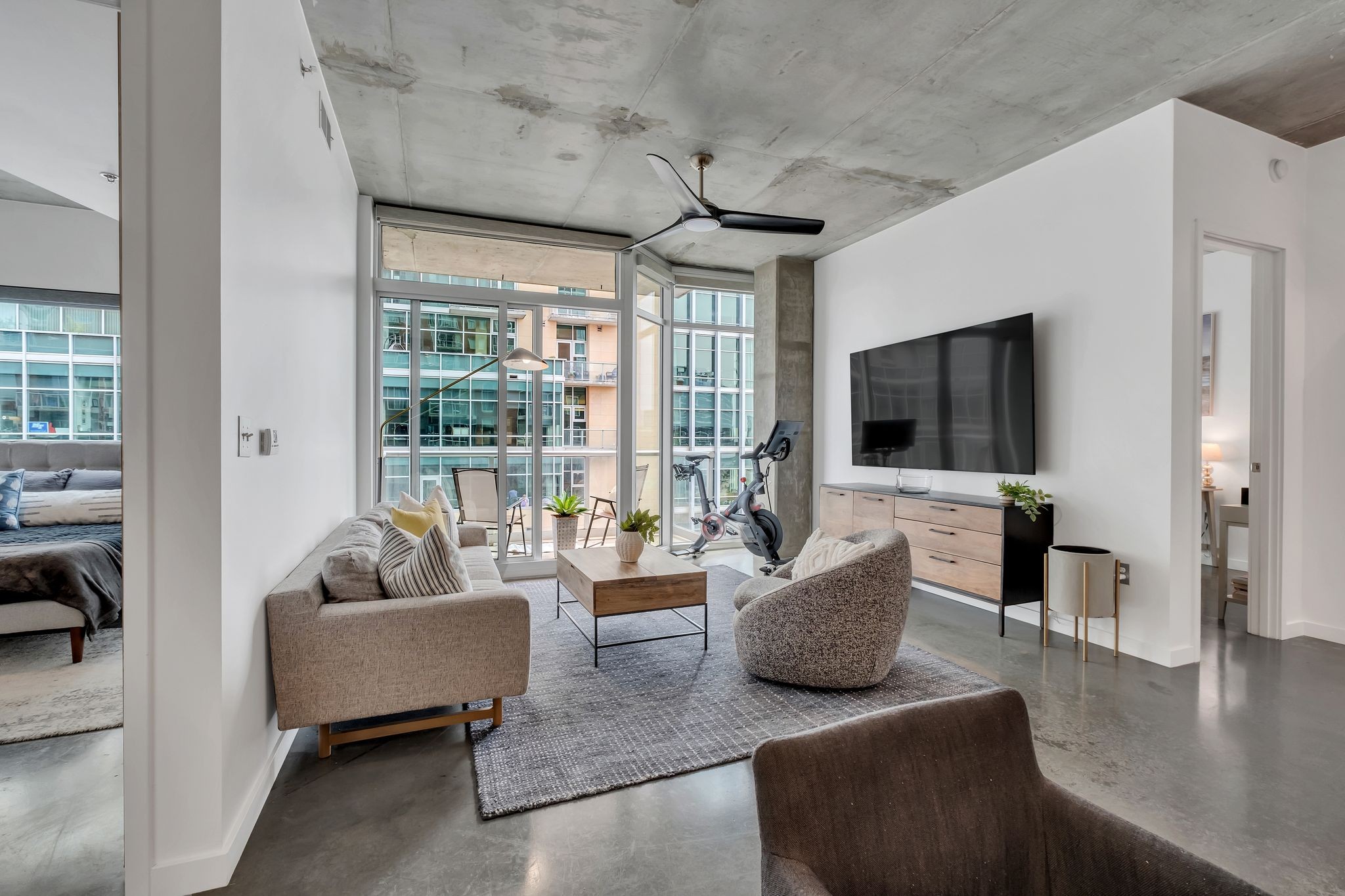 600 12th Ave, S Unit: 722