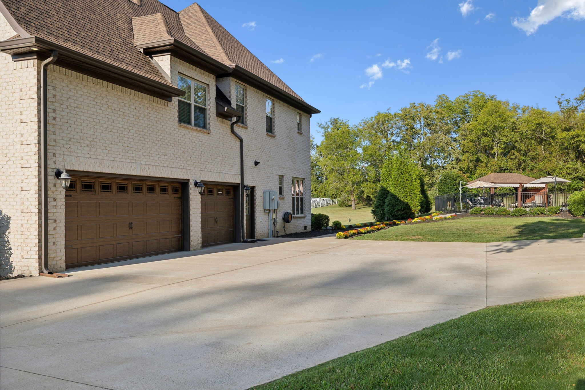 7243 Magnolia Valley Dr