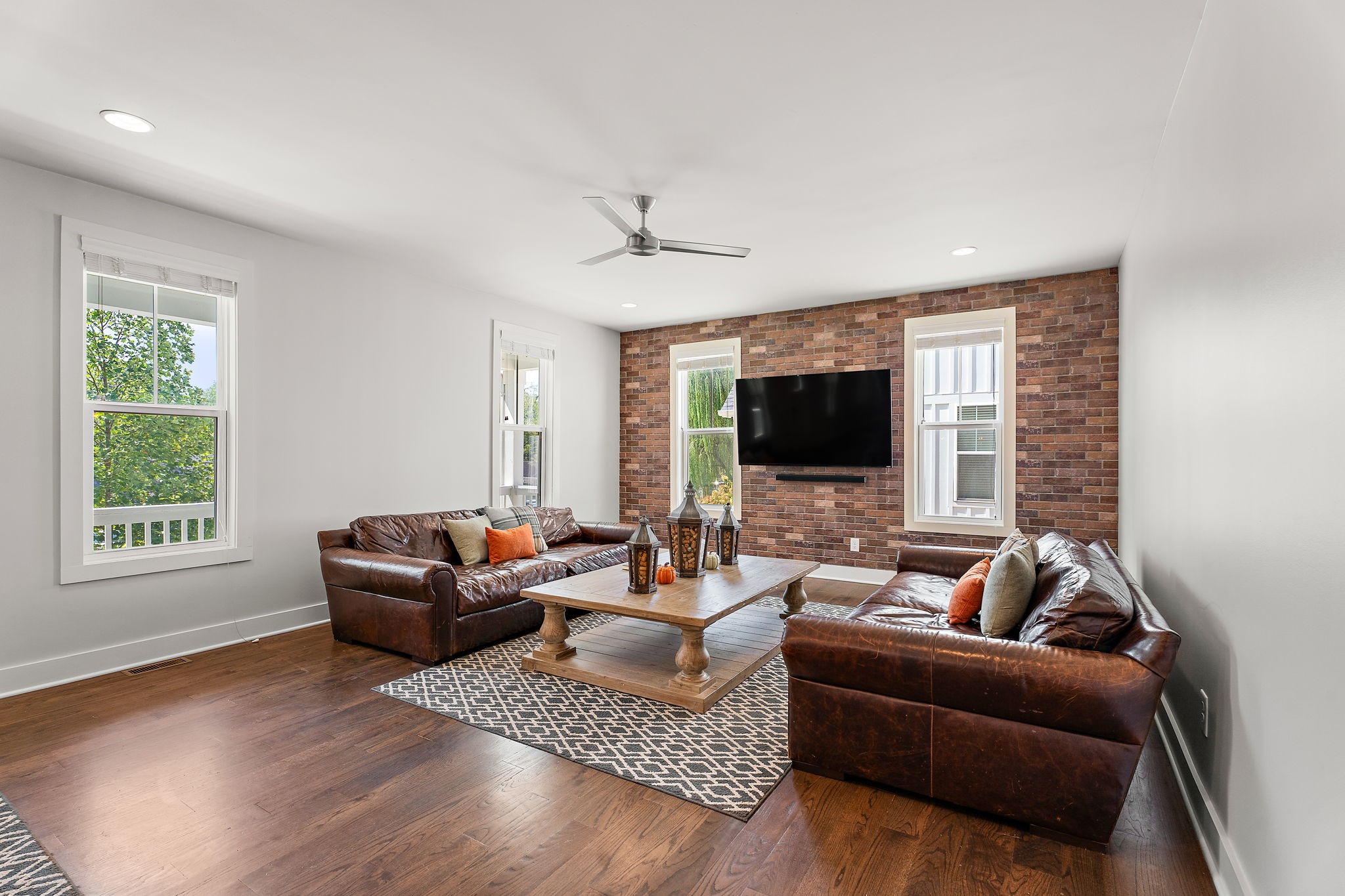 103 Creighton Ave
