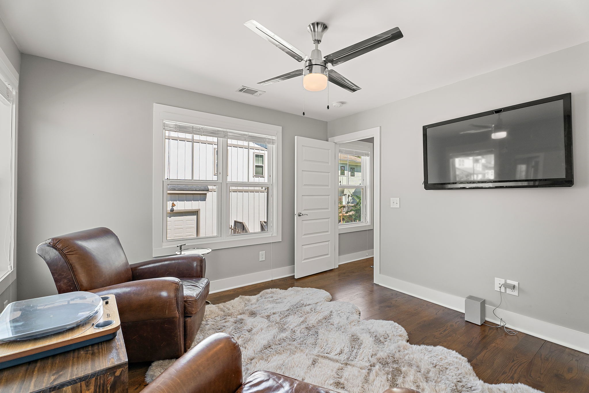 103 Creighton Ave