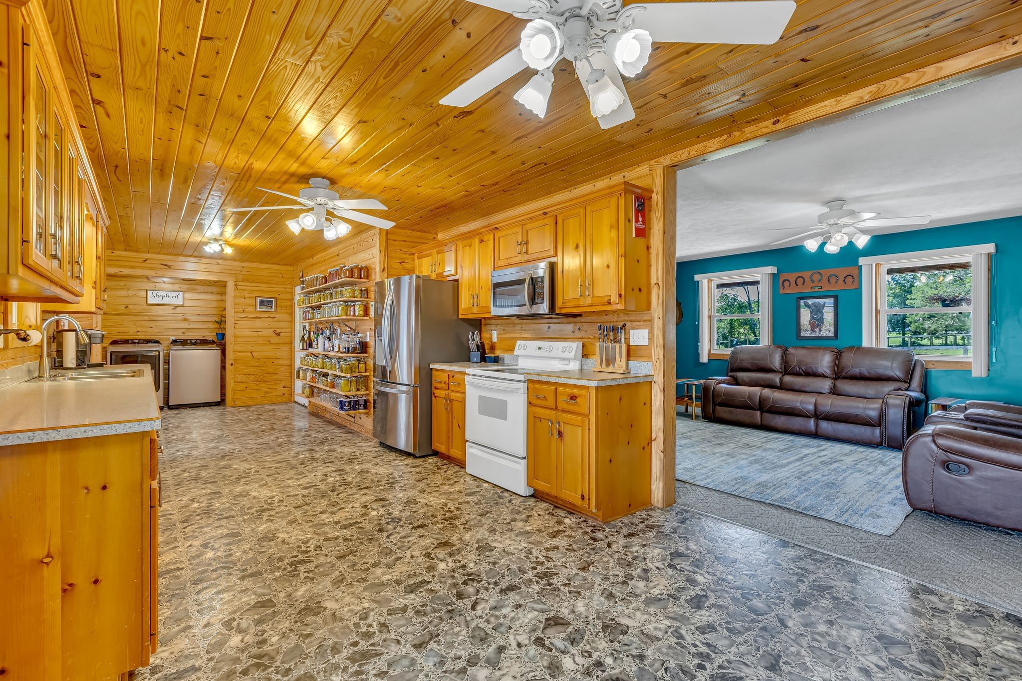 1135 Glenn Hinson Rd