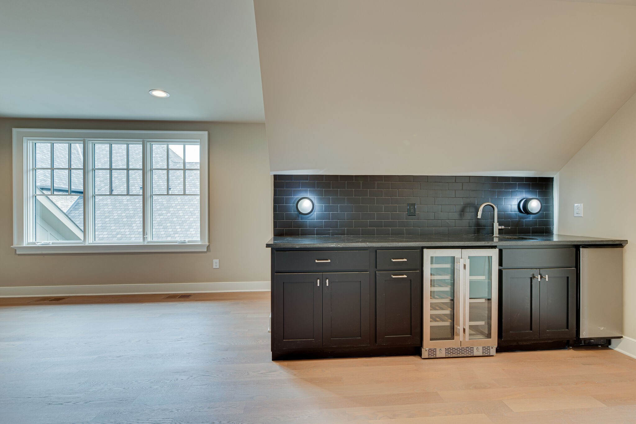4003 Graybar Ct