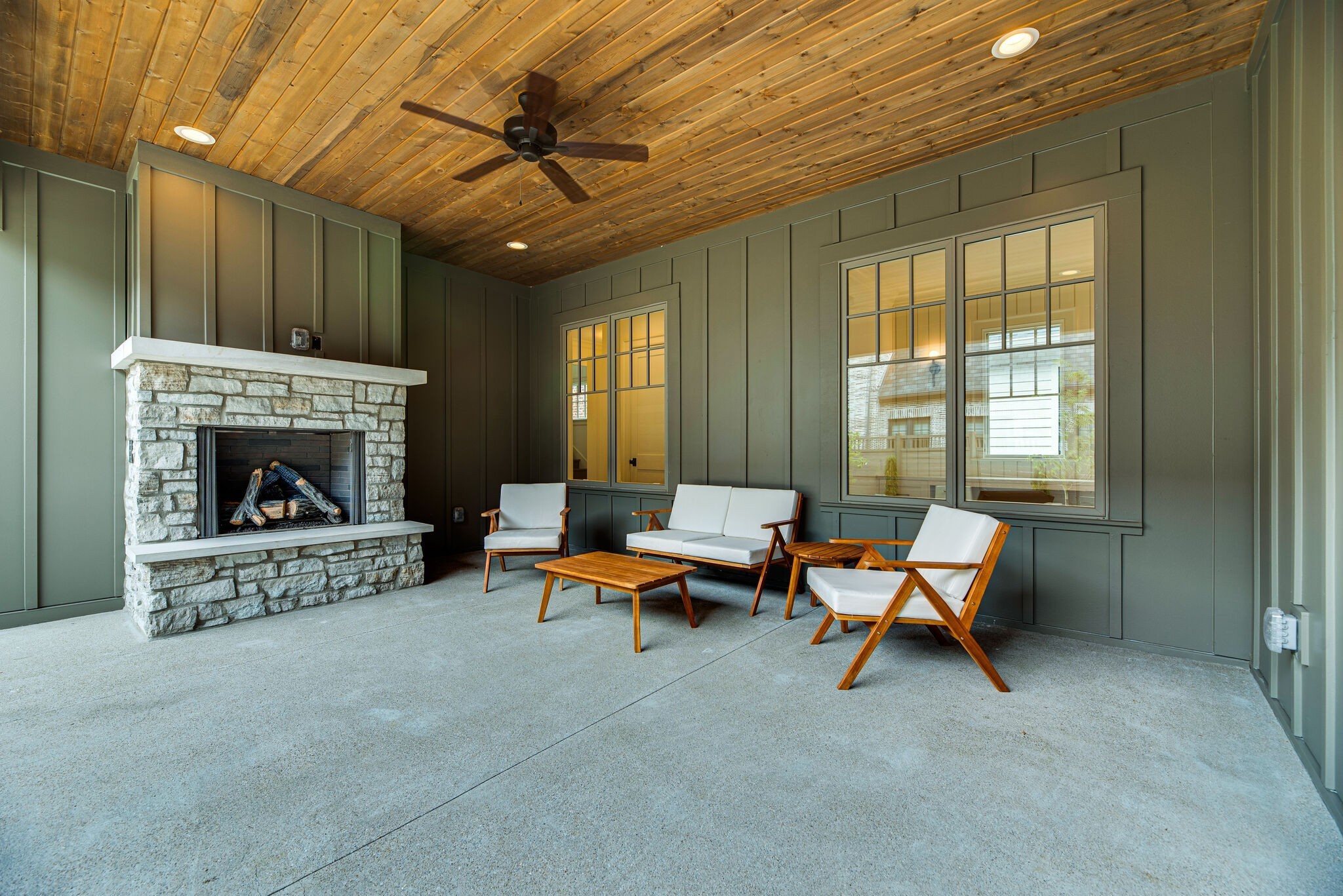 4003 Graybar Ct
