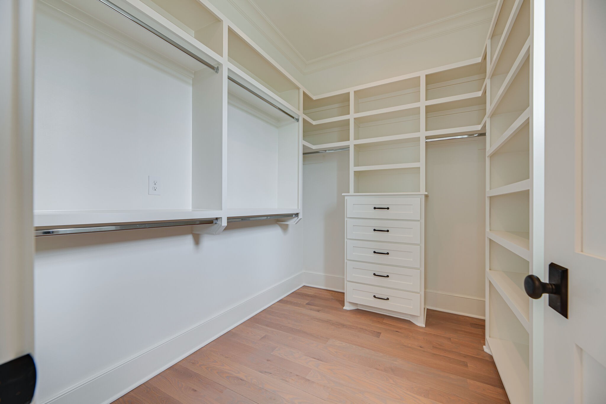 4003 Graybar Ct