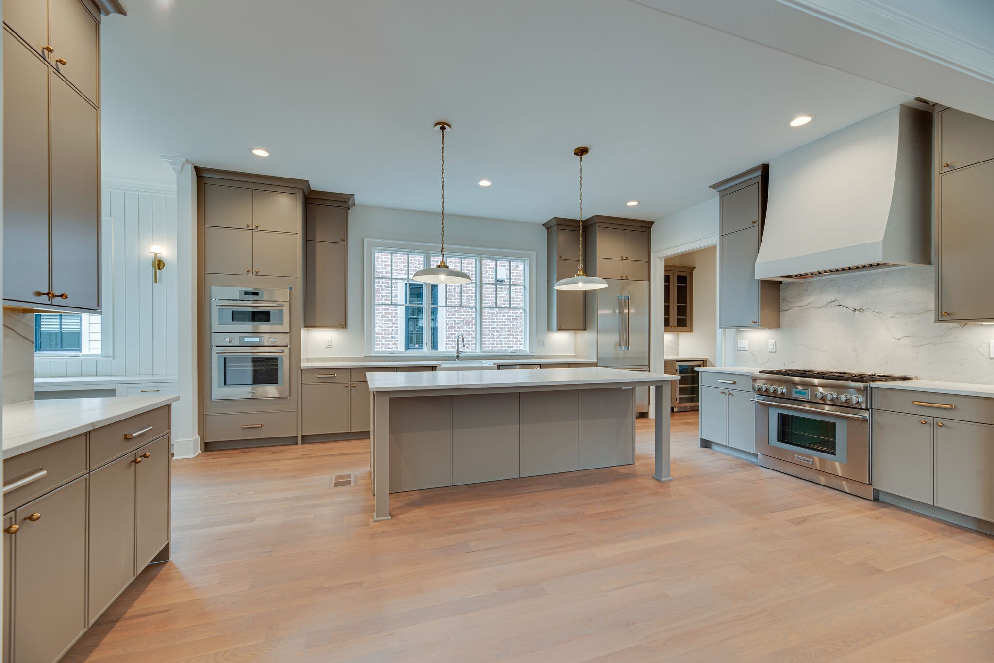 4003 Graybar Ct