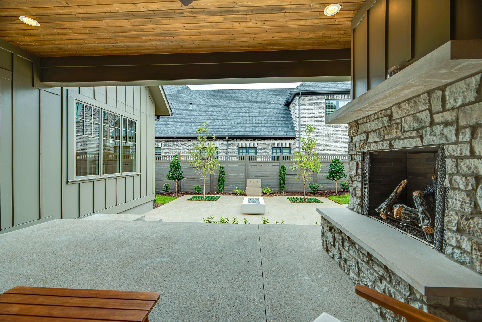 4003 Graybar Ct