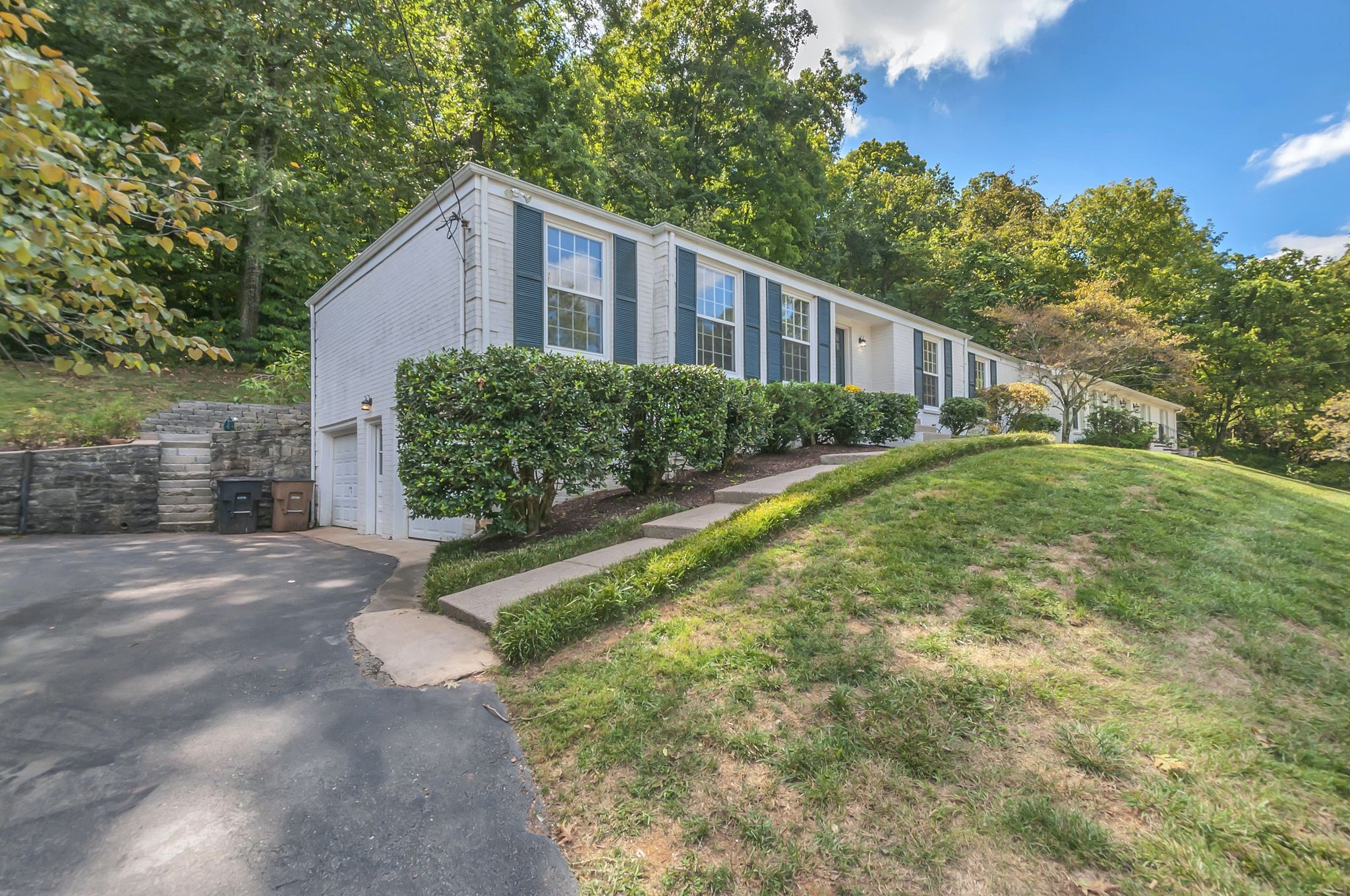 863 Highland Crest Dr