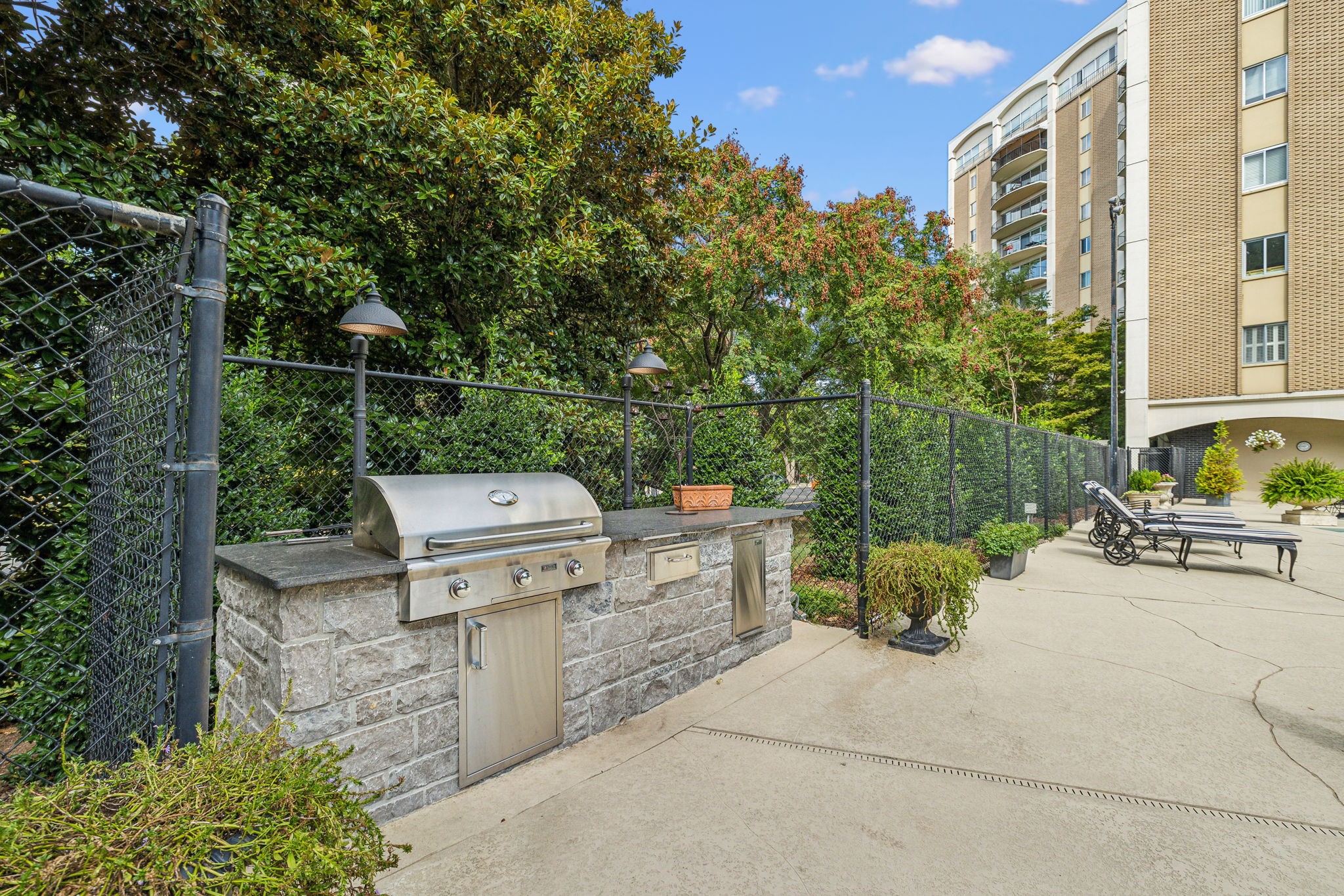 4215 Harding Pike Unit: 305