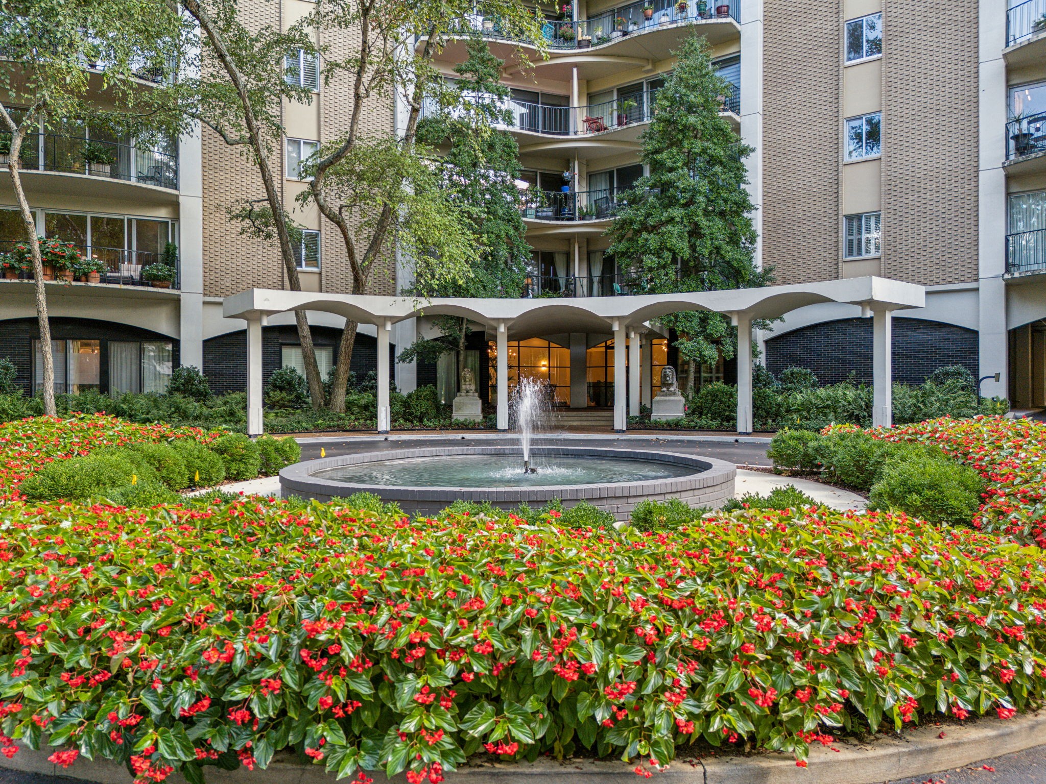 4215 Harding Pike Unit: 305