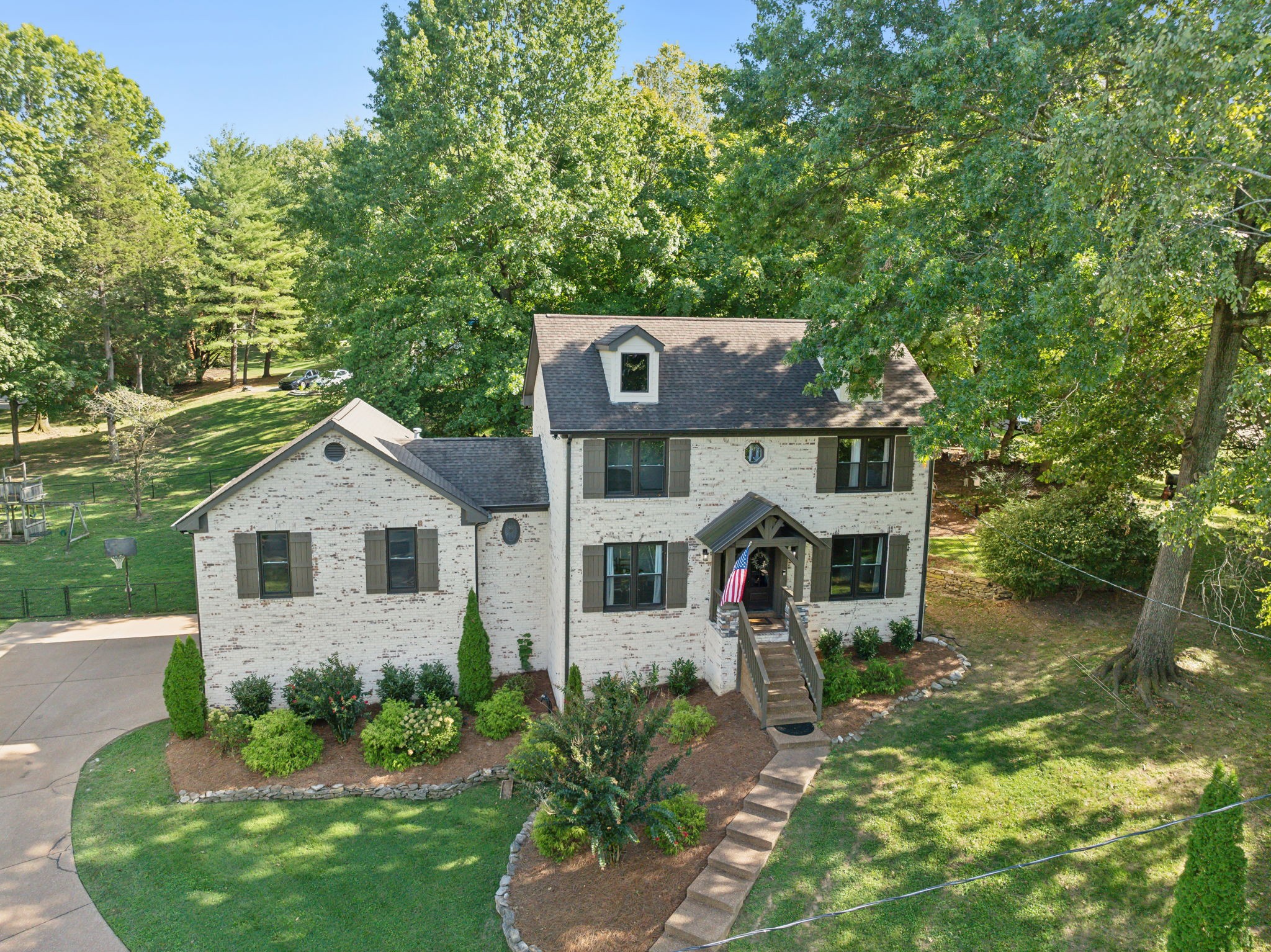 817 Chestnut Ct