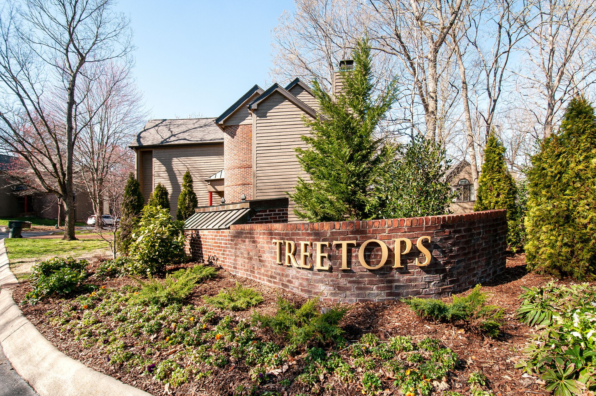 706 Harpeth Trace Dr