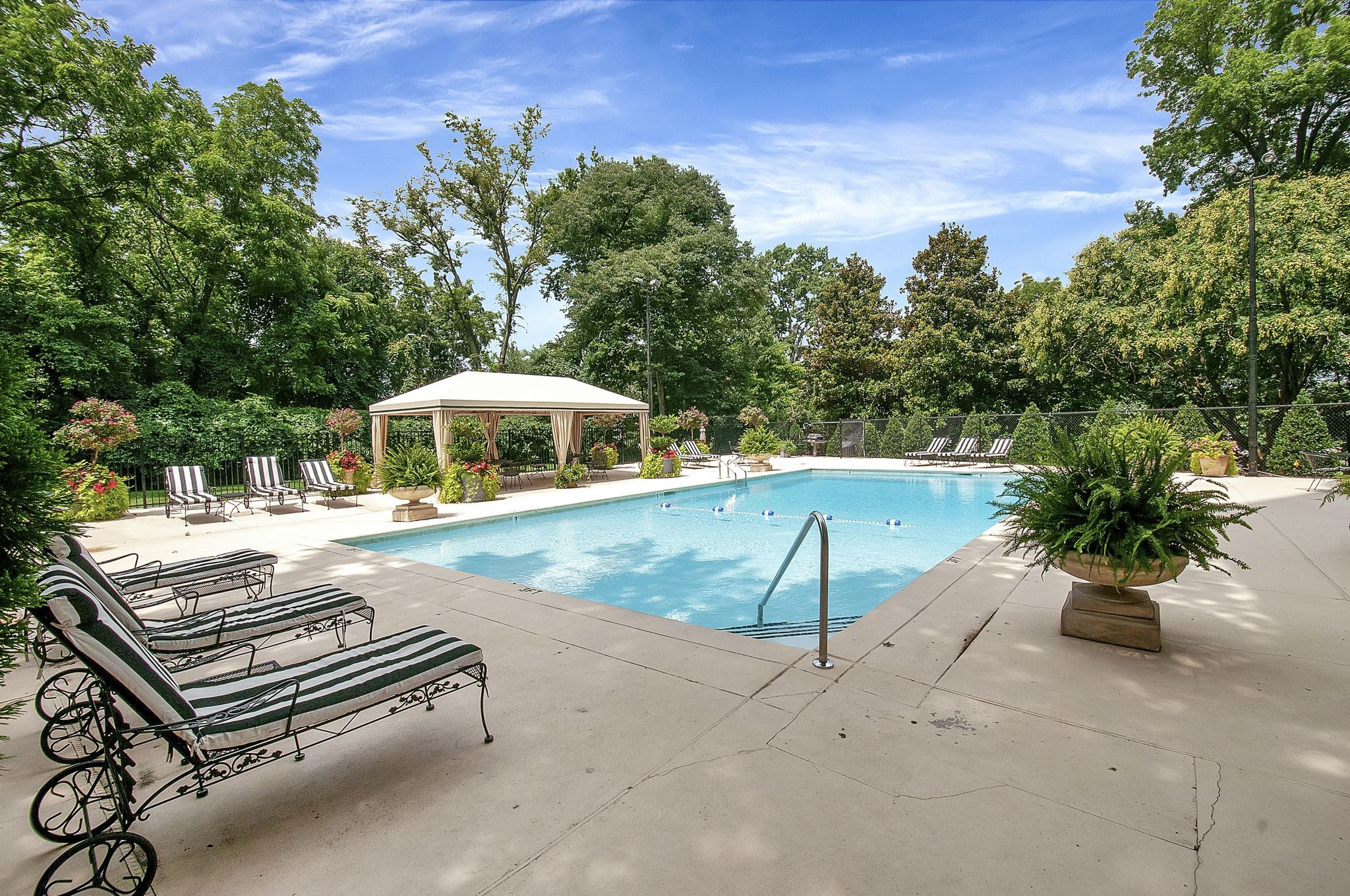 4215 Harding Pike Unit: 409