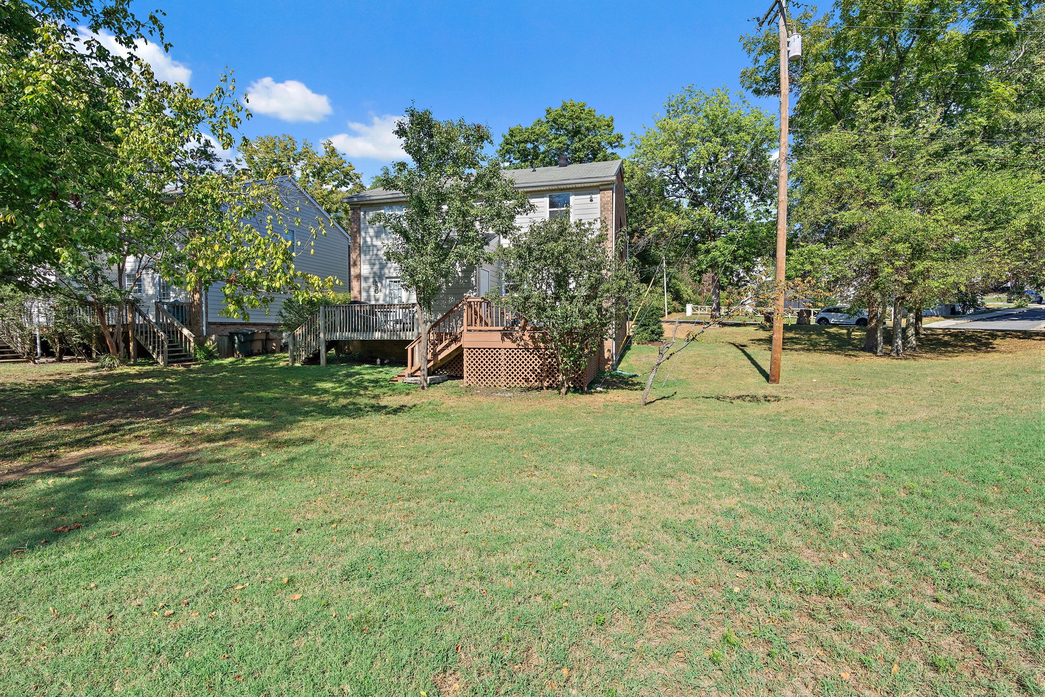 2815 Hazelwood Dr