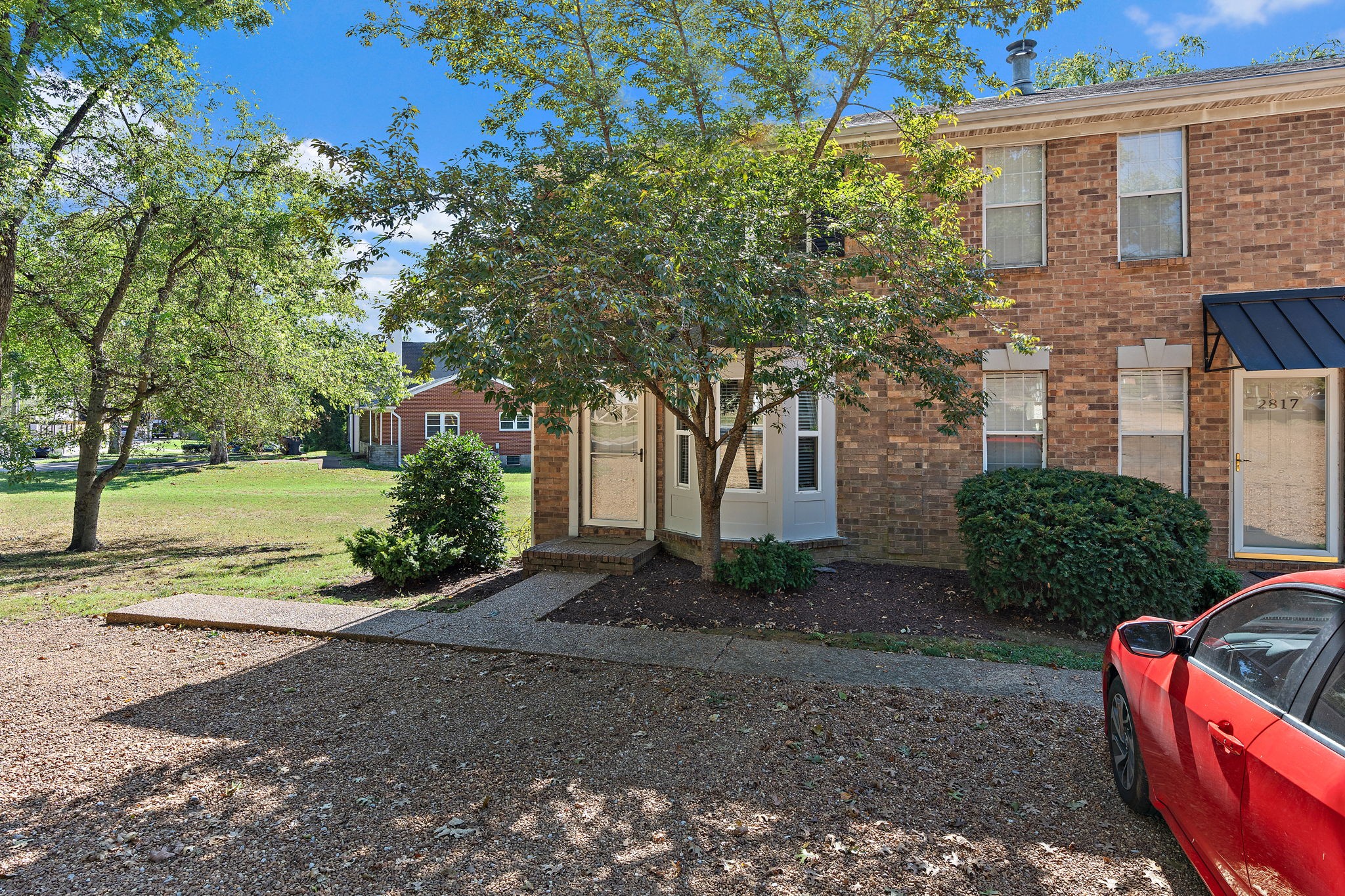 2815 Hazelwood Dr