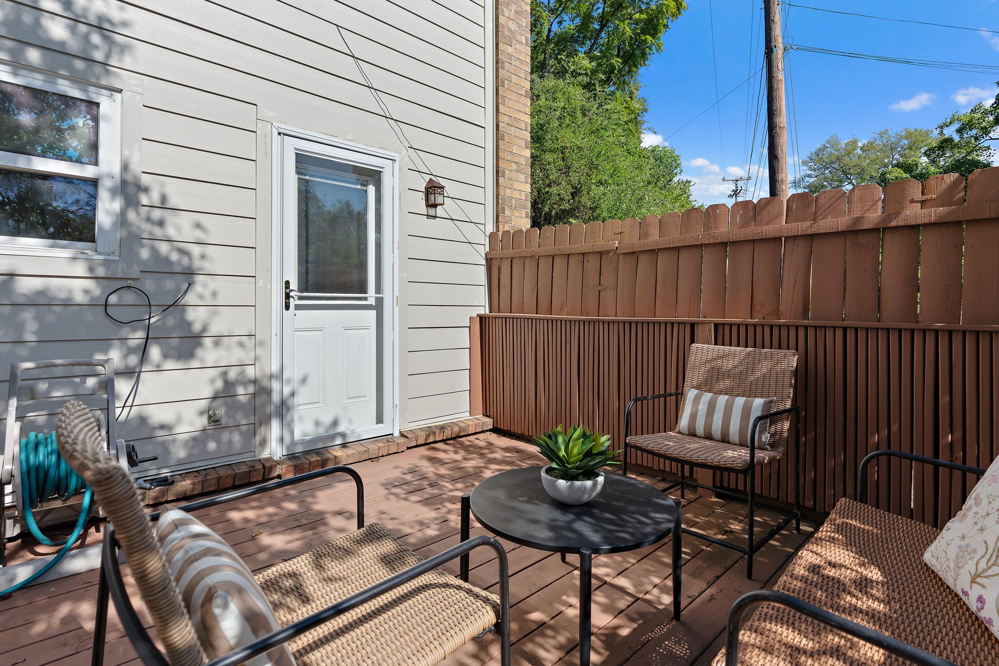2815 Hazelwood Dr