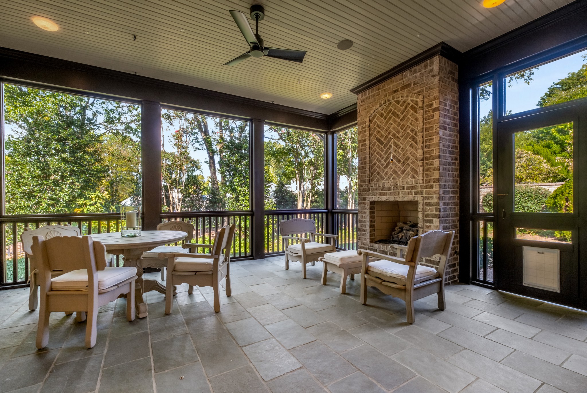834 Lynnbrook Rd